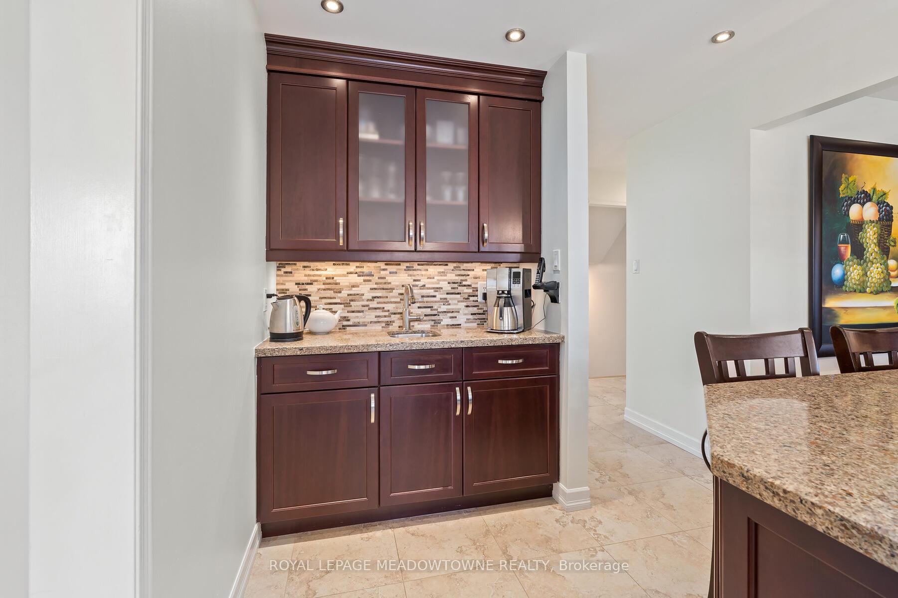 Photo 12 of 34 Hepburn Crescent, Halton Hills, Georgetown — HOMEH