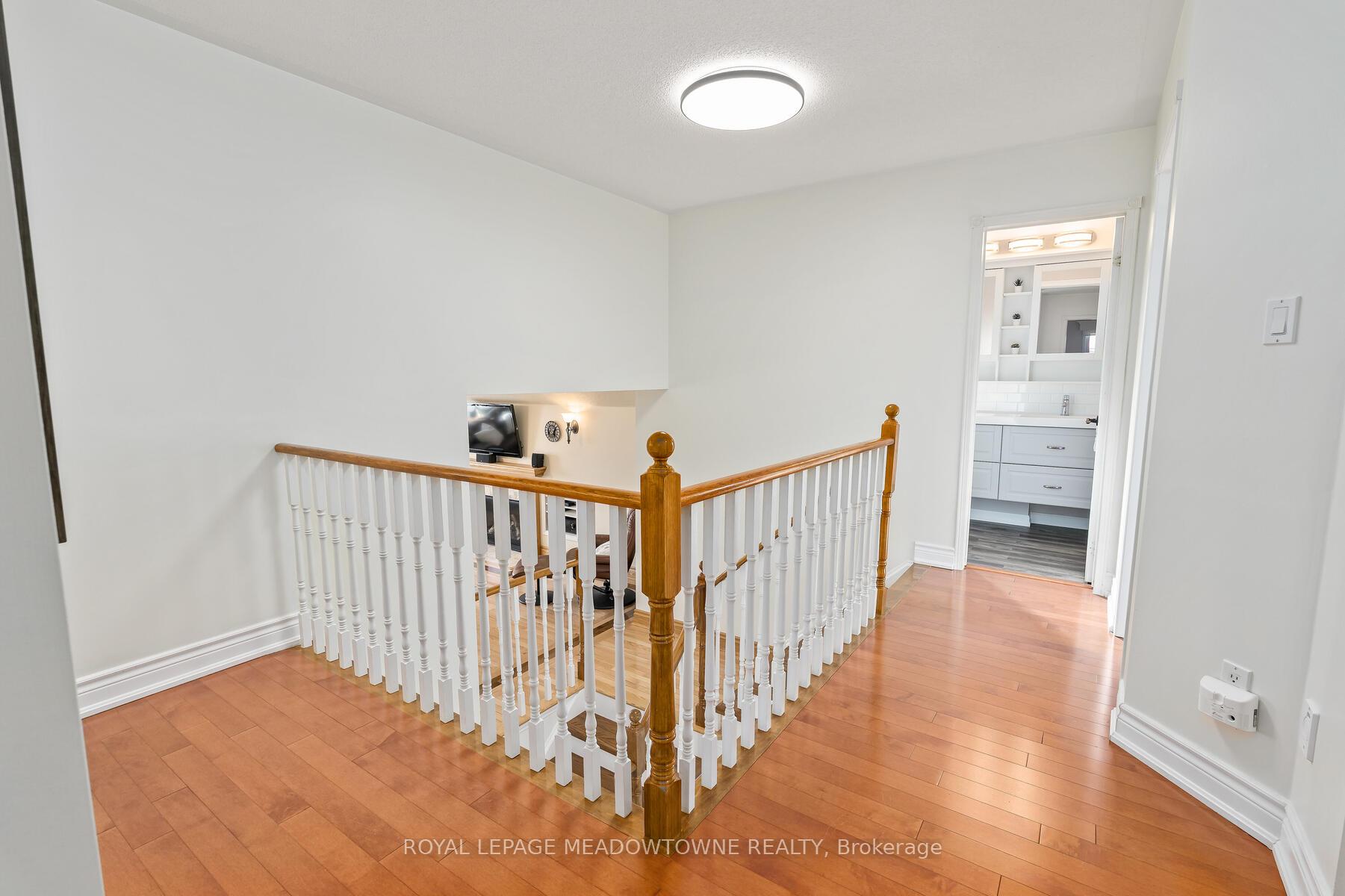 Photo 16 of 34 Hepburn Crescent, Halton Hills, Georgetown — HOMEH