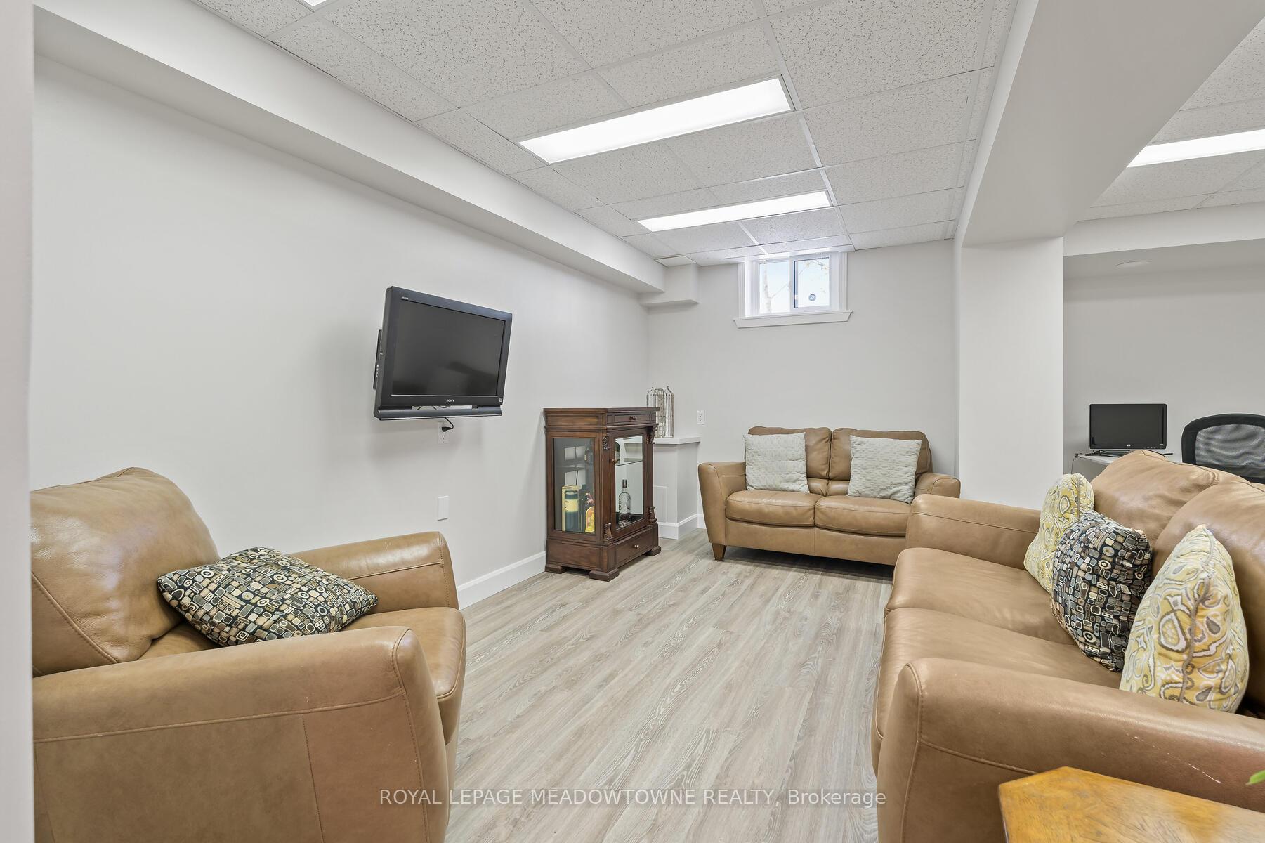 Photo 22 of 34 Hepburn Crescent, Halton Hills, Georgetown — HOMEH