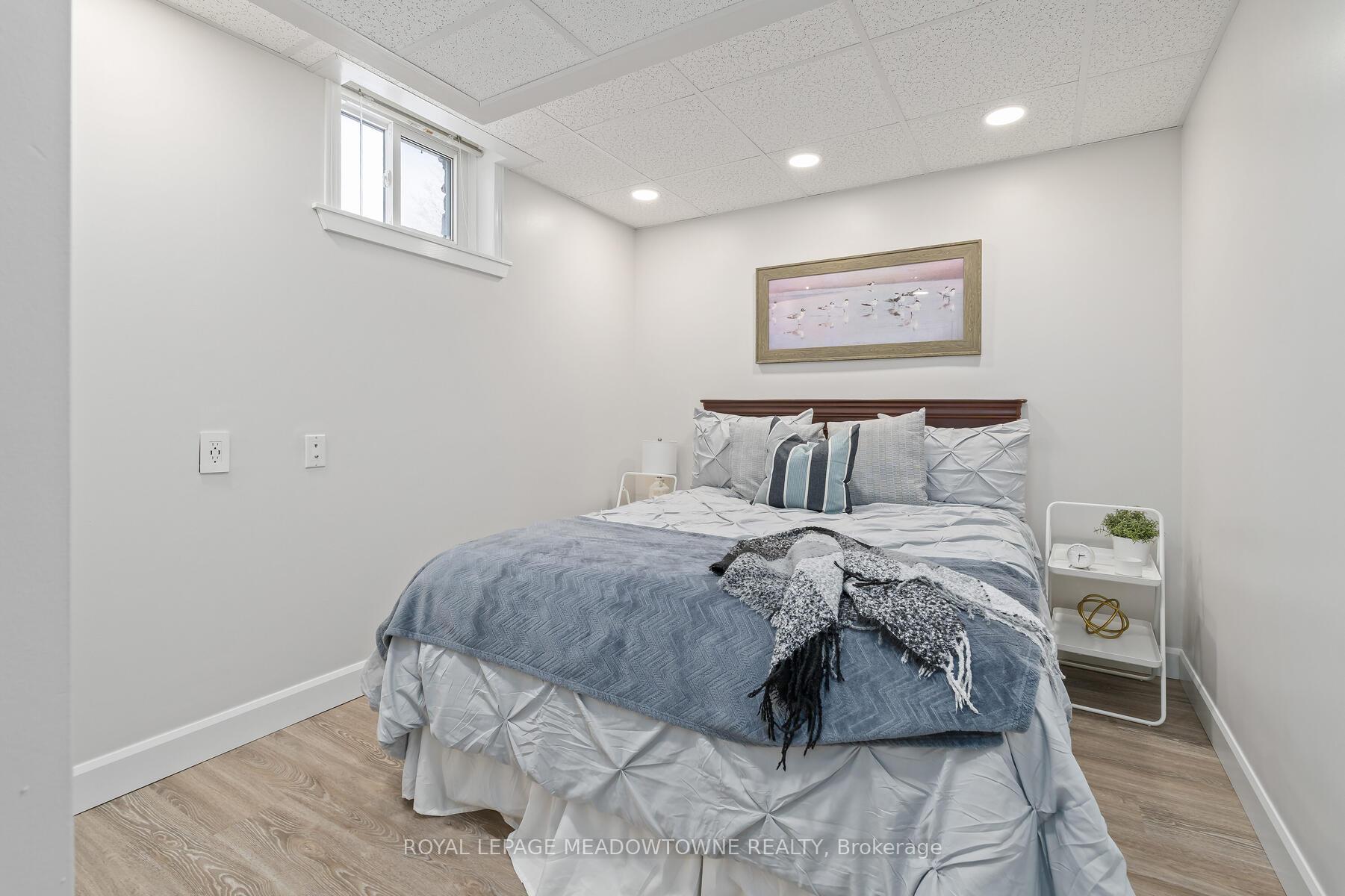 Photo 23 of 34 Hepburn Crescent, Halton Hills, Georgetown — HOMEH