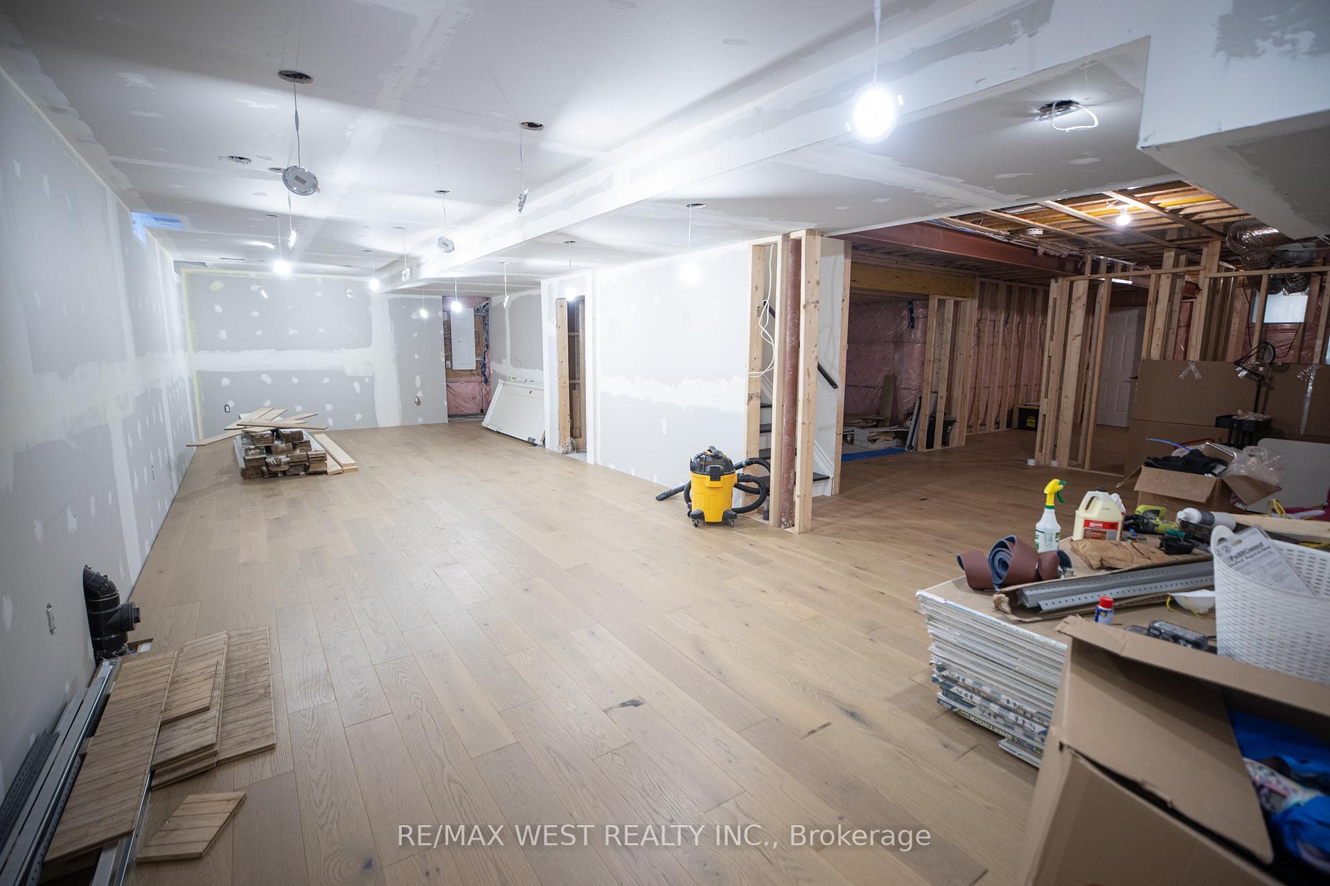 Photo 32 of 15 Kingknoll Crescent, Georgina, Keswick South — HOMEH