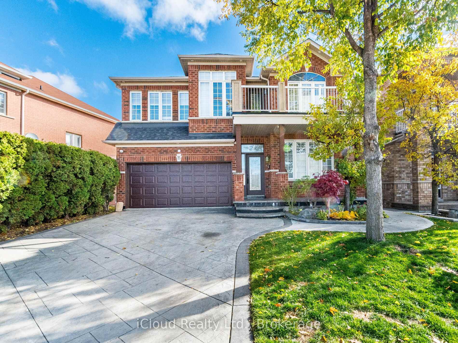 Front of 15 Sea Lion Road