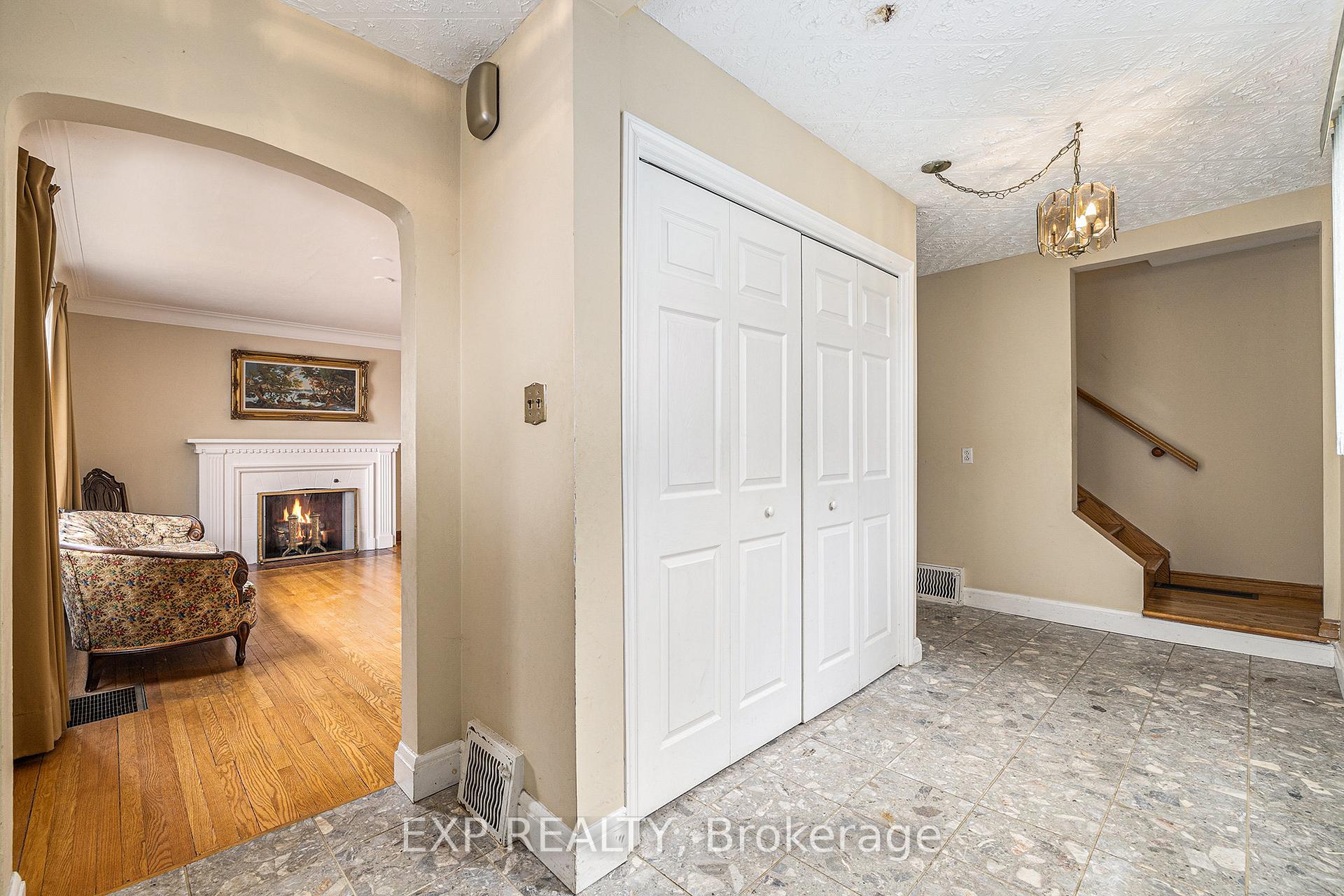 Photo 4 of 612 Byron Avenue, Ottawa, McKellar/Highland — HOMEH