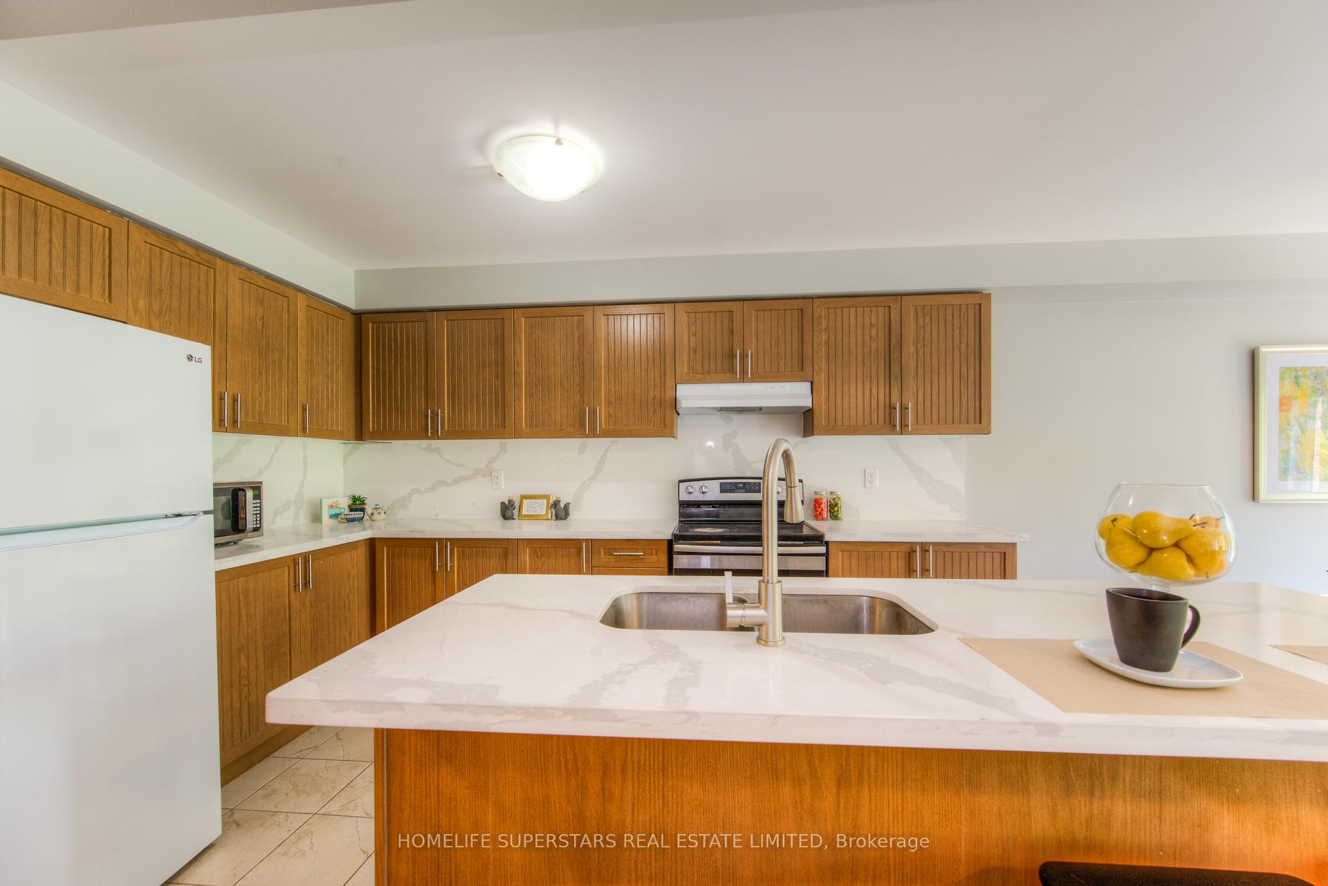 Photo 10 of Unit 13, 570 Linden Drive, Cambridge, Preston Heights — HOMEH