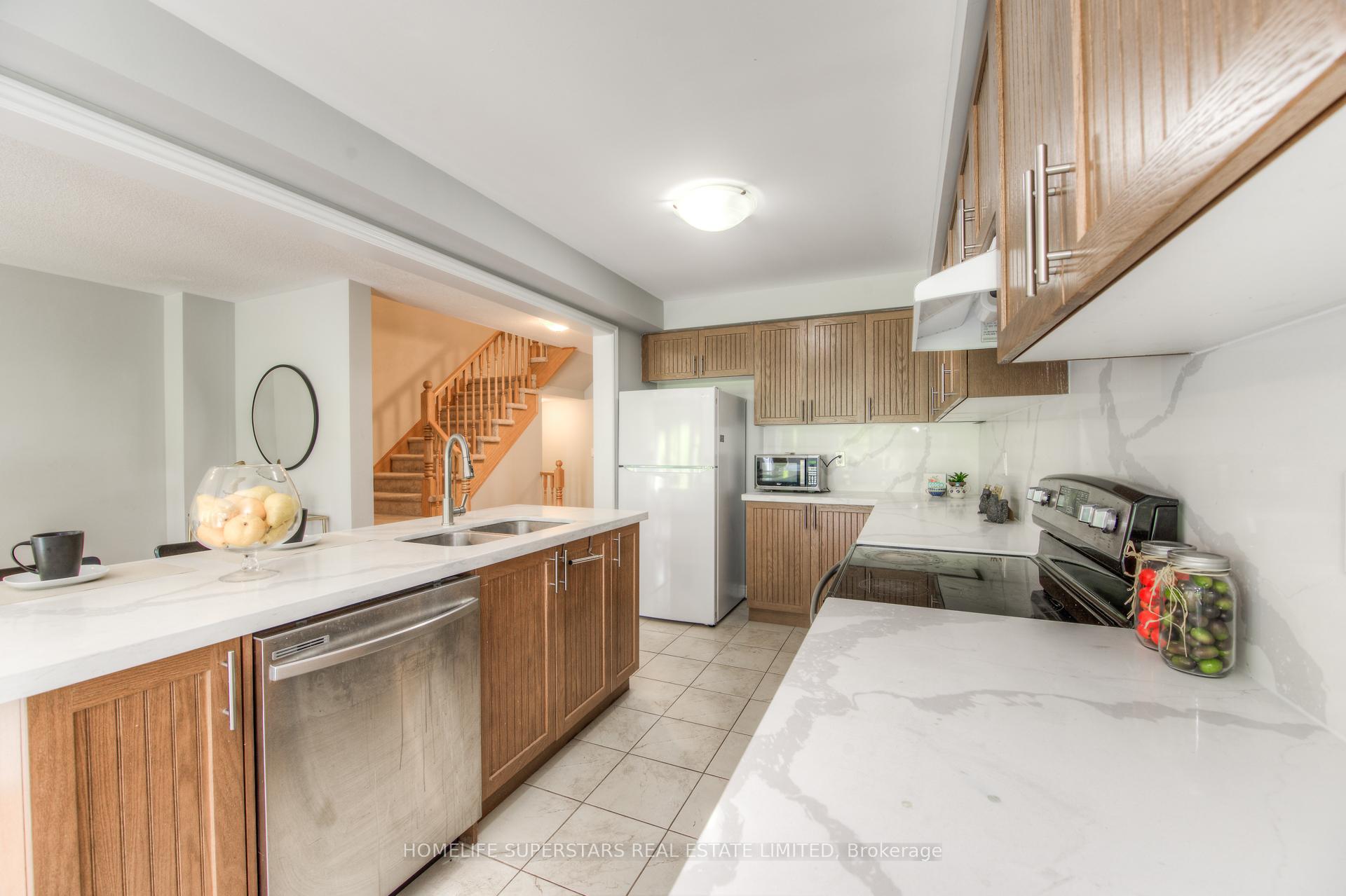 Photo 12 of Unit 13, 570 Linden Drive, Cambridge, Preston Heights — HOMEH