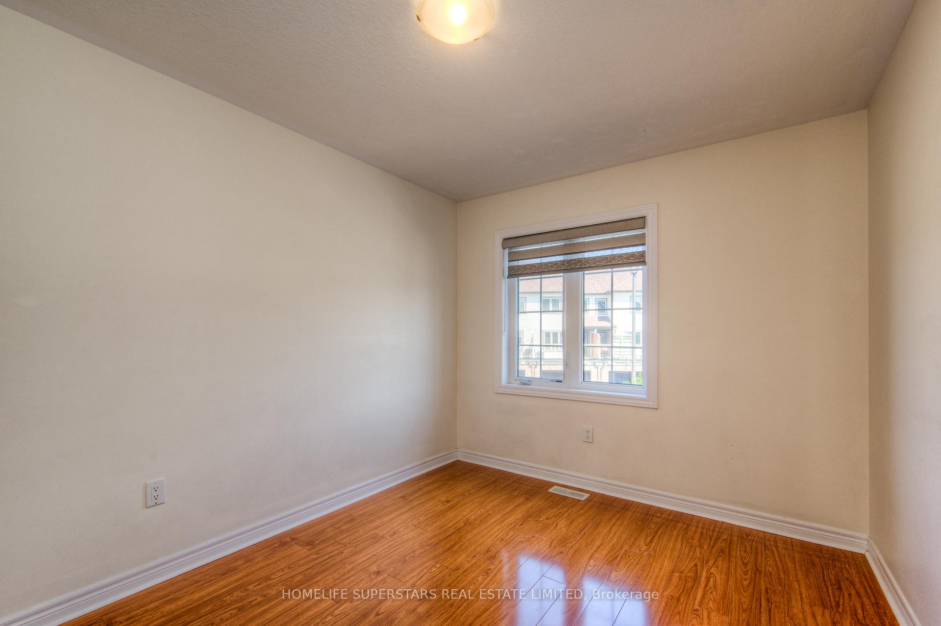 Photo 26 of Unit 13, 570 Linden Drive, Cambridge, Preston Heights — HOMEH