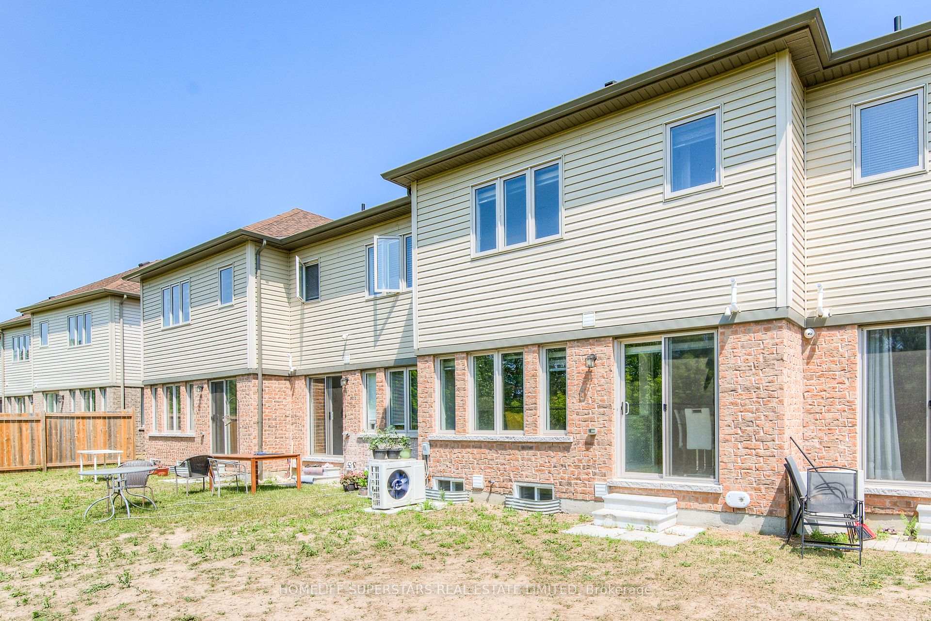 Photo 35 of Unit 13, 570 Linden Drive, Cambridge, Preston Heights — HOMEH
