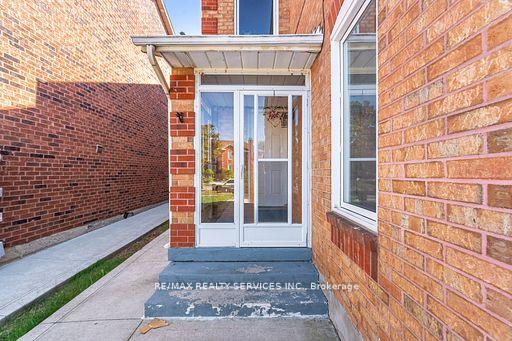 Photo 5 of 120 Leeward Drive, Brampton, Westgate — HOMEH