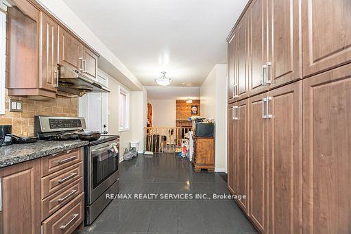 Photo 11 of 120 Leeward Drive, Brampton, Westgate — HOMEH