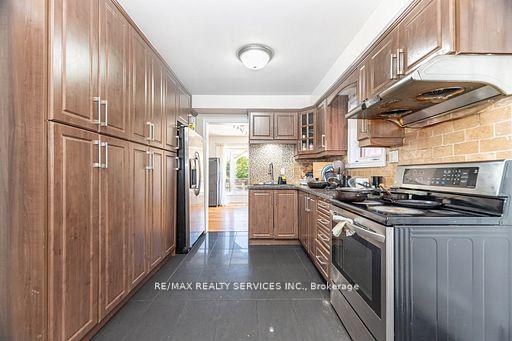 Photo 12 of 120 Leeward Drive, Brampton, Westgate — HOMEH