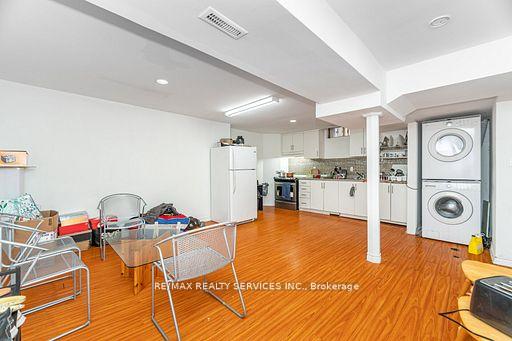Photo 35 of 120 Leeward Drive, Brampton, Westgate — HOMEH