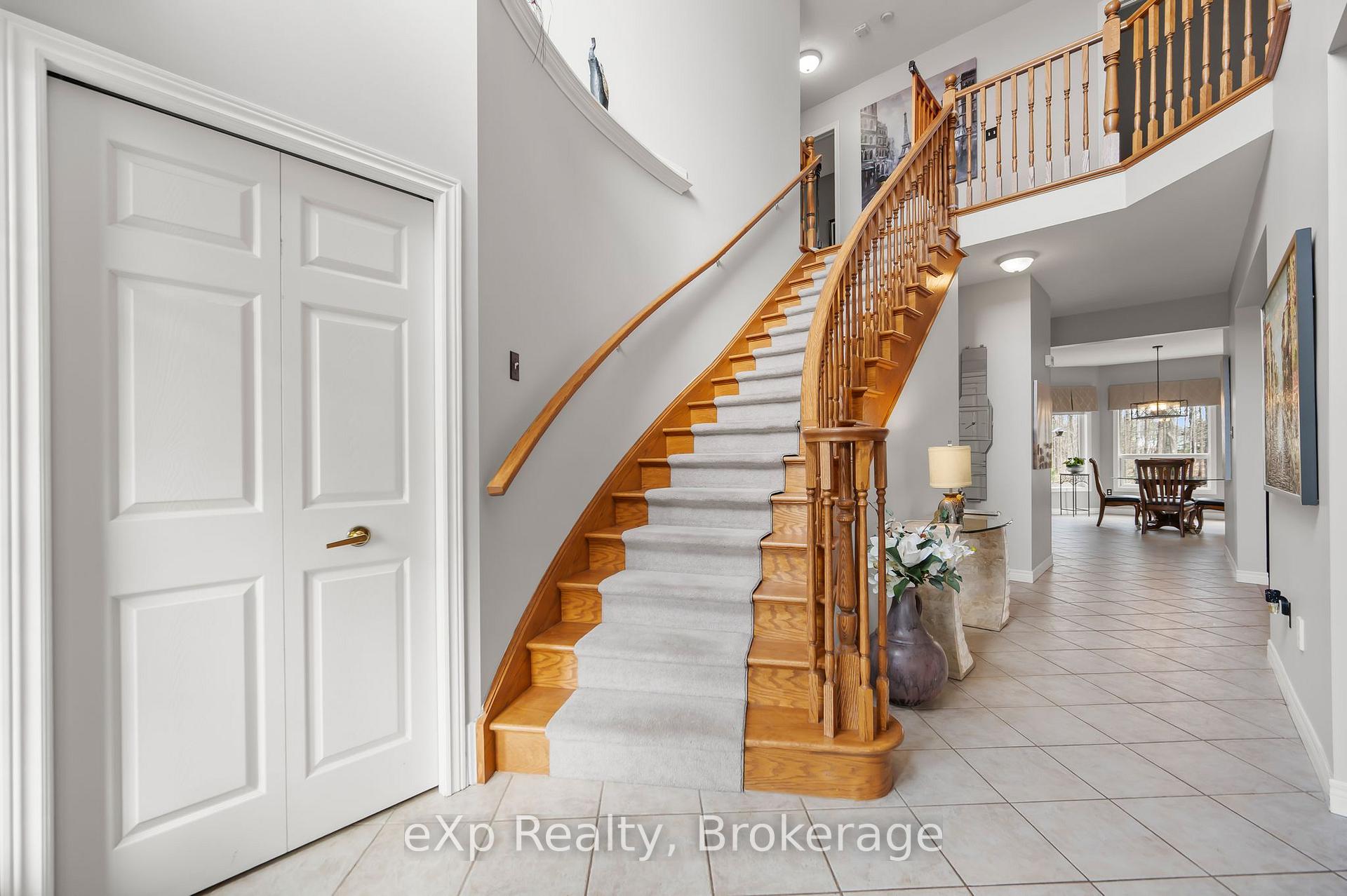 Photo 6 of 45 McGarr Court, Guelph, Pineridge/Westminster Woods — HOMEH