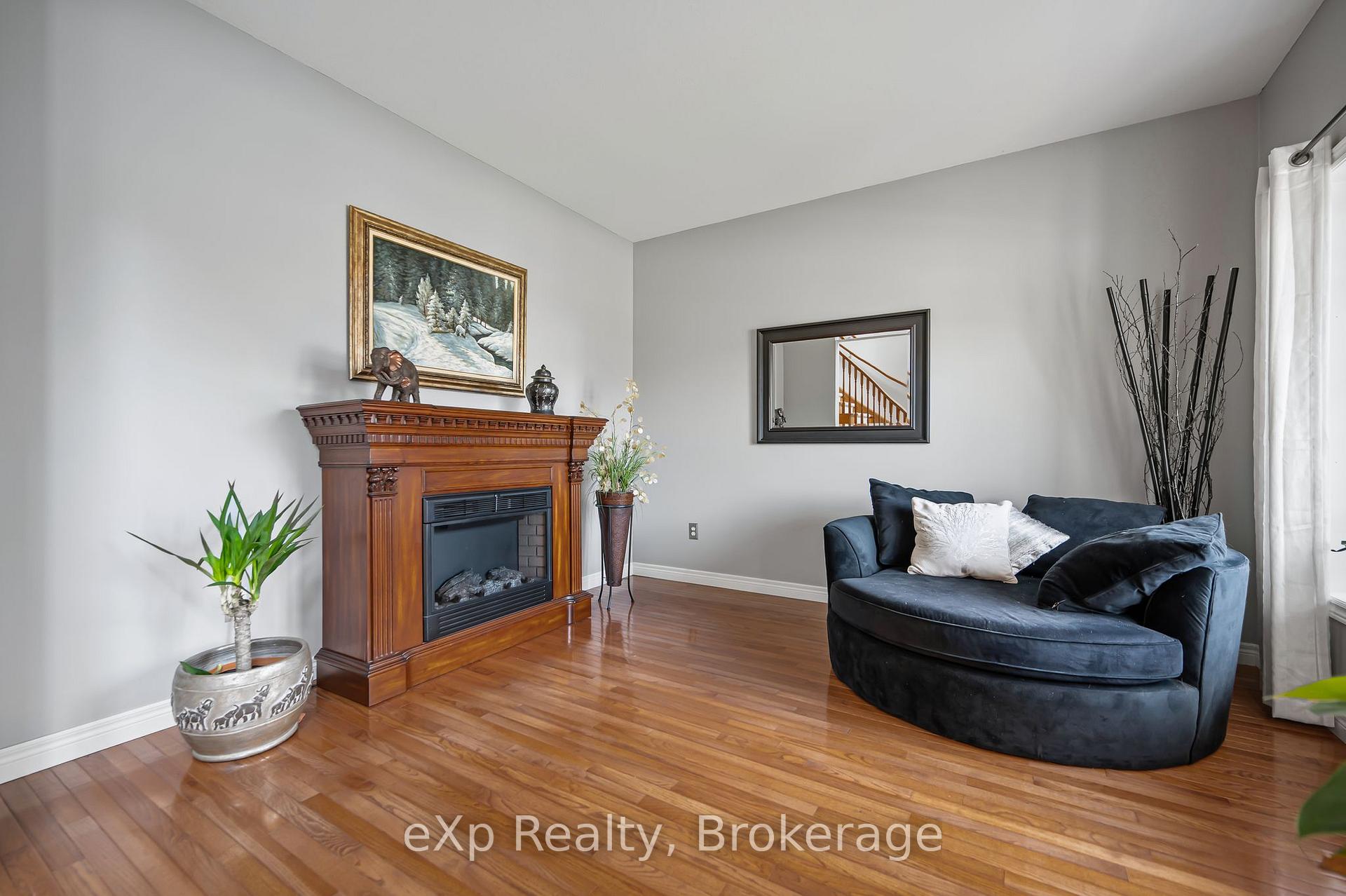 Photo 7 of 45 McGarr Court, Guelph, Pineridge/Westminster Woods — HOMEH
