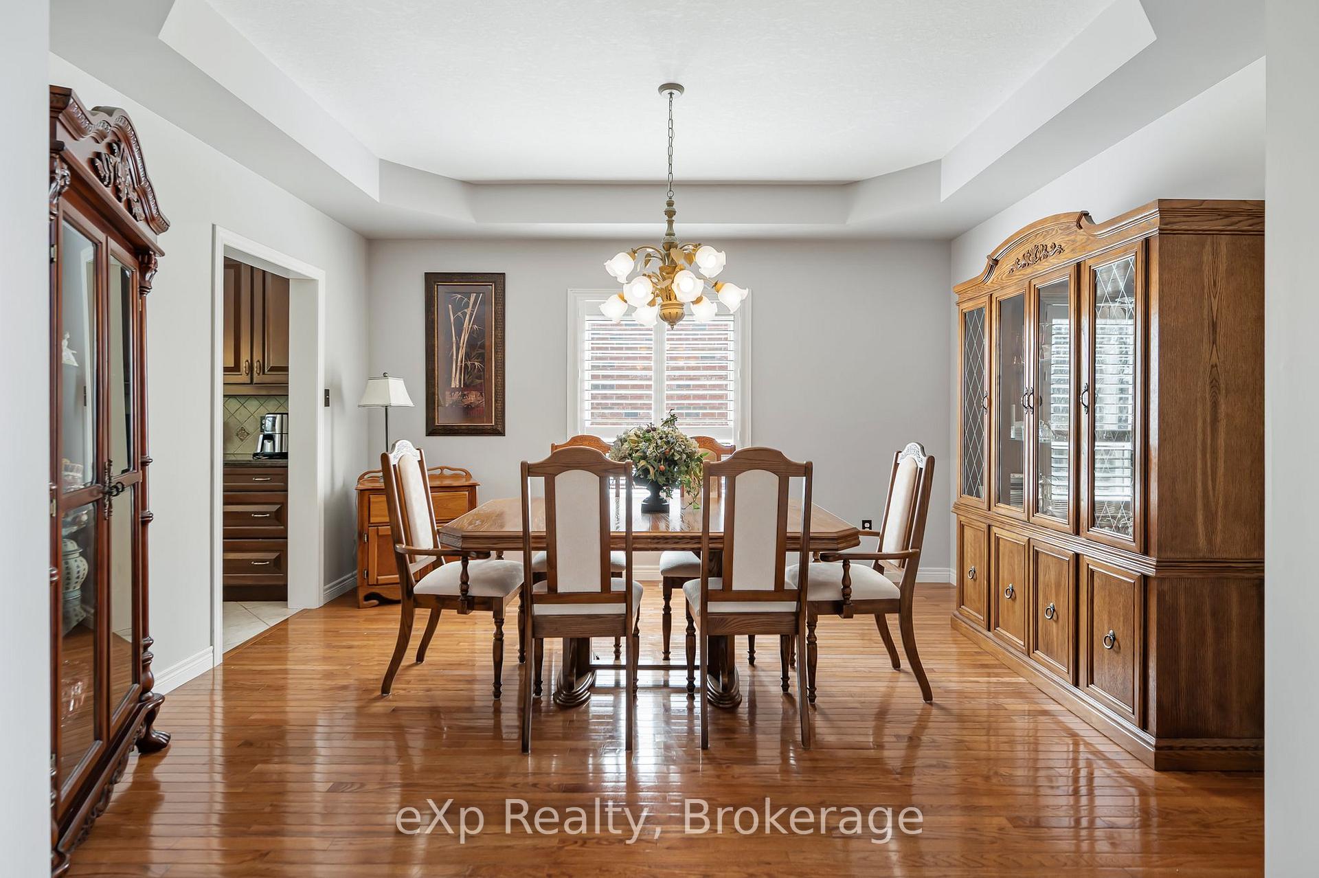 Photo 8 of 45 McGarr Court, Guelph, Pineridge/Westminster Woods — HOMEH