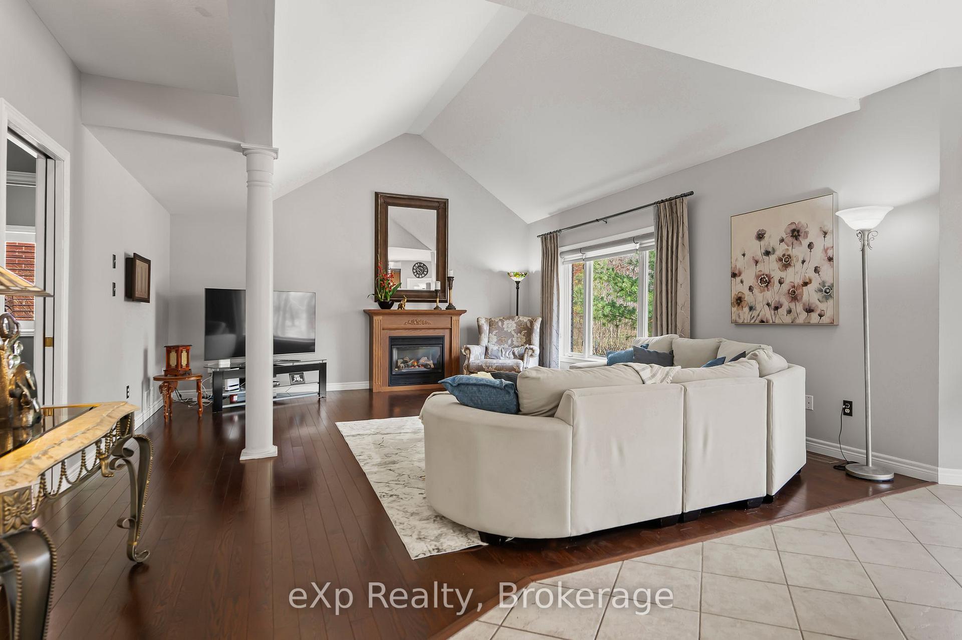 Photo 12 of 45 McGarr Court, Guelph, Pineridge/Westminster Woods — HOMEH