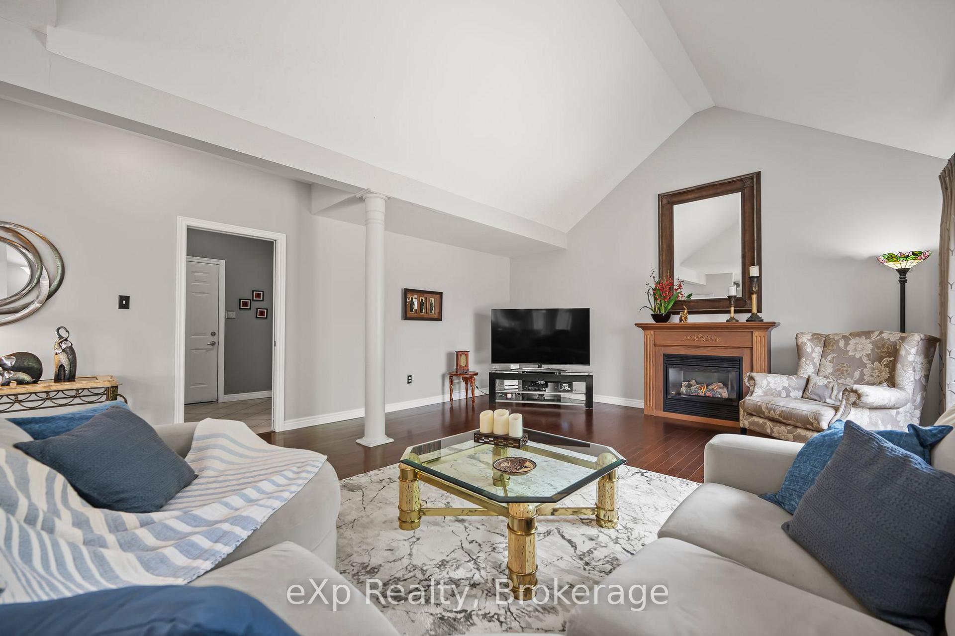 Photo 13 of 45 McGarr Court, Guelph, Pineridge/Westminster Woods — HOMEH