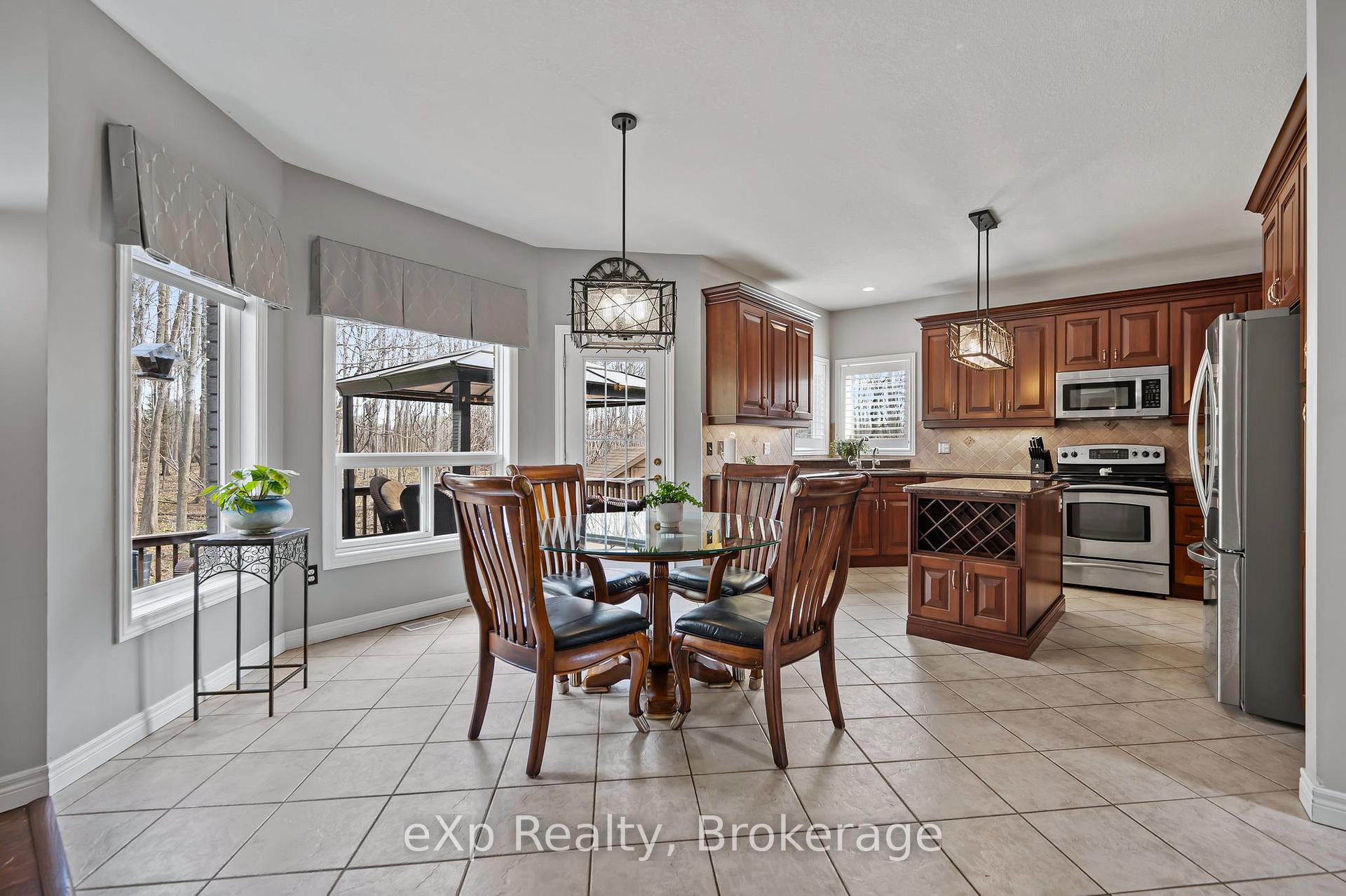 Photo 17 of 45 McGarr Court, Guelph, Pineridge/Westminster Woods — HOMEH
