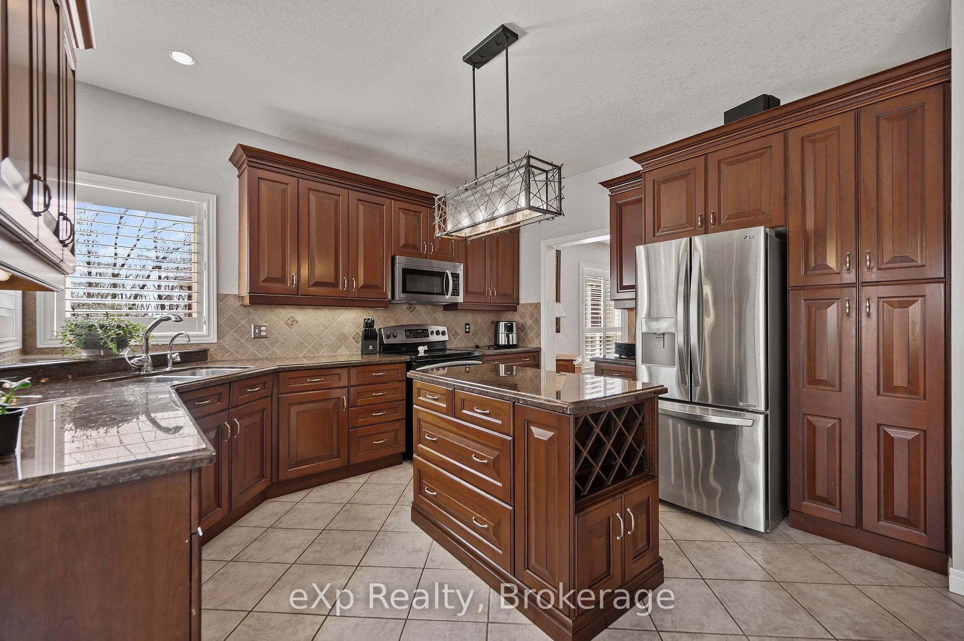 Photo 19 of 45 McGarr Court, Guelph, Pineridge/Westminster Woods — HOMEH
