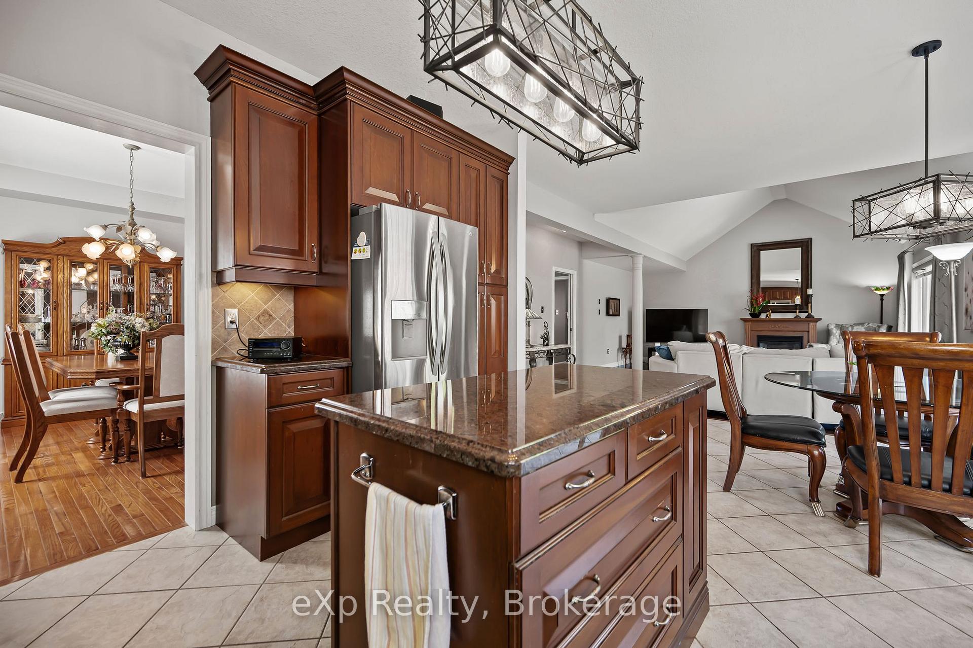 Photo 21 of 45 McGarr Court, Guelph, Pineridge/Westminster Woods — HOMEH