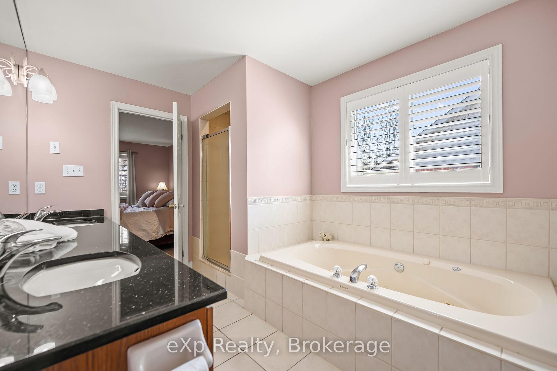 Photo 28 of 45 McGarr Court, Guelph, Pineridge/Westminster Woods — HOMEH