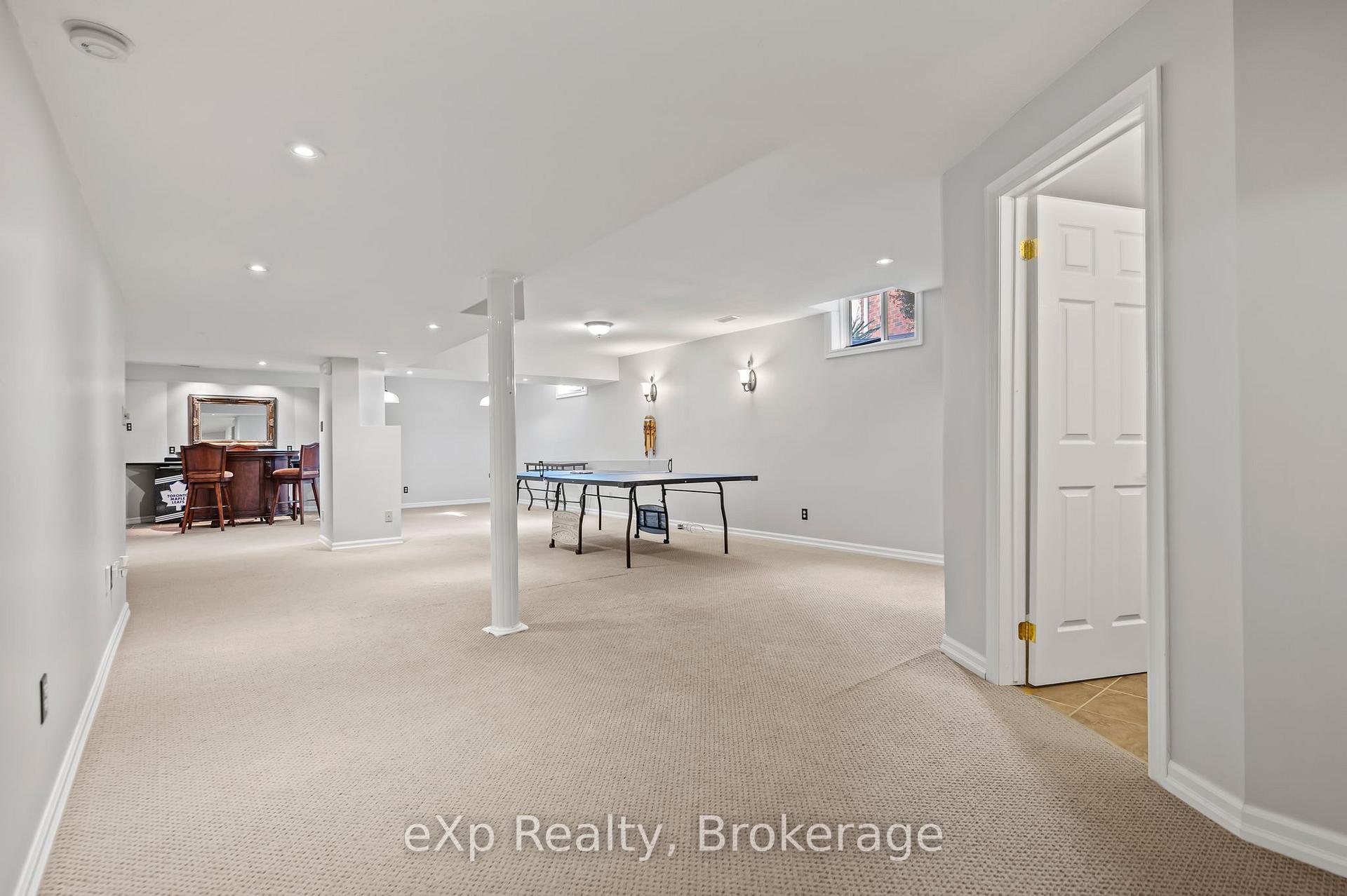 Photo 34 of 45 McGarr Court, Guelph, Pineridge/Westminster Woods — HOMEH