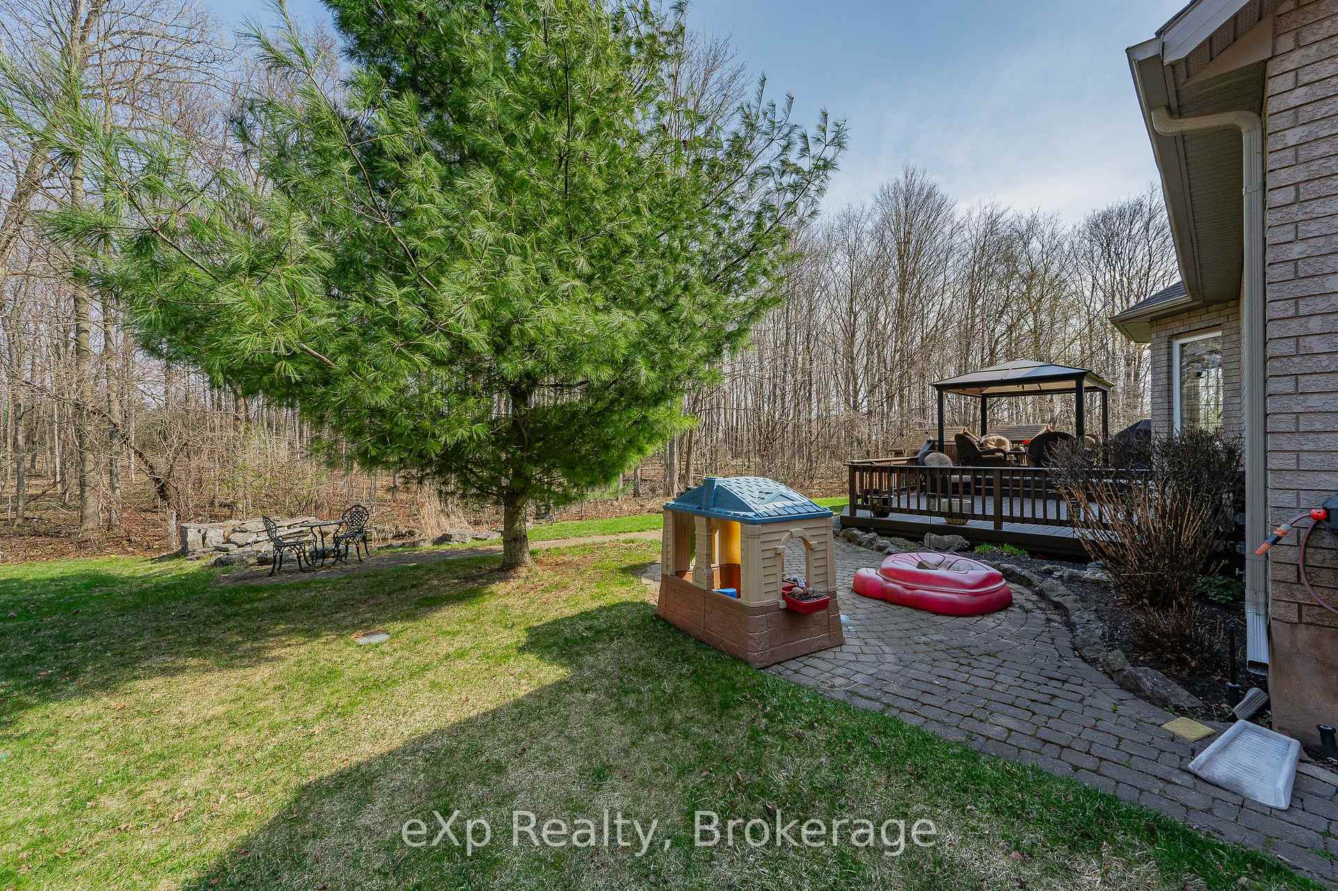 Photo 42 of 45 McGarr Court, Guelph, Pineridge/Westminster Woods — HOMEH