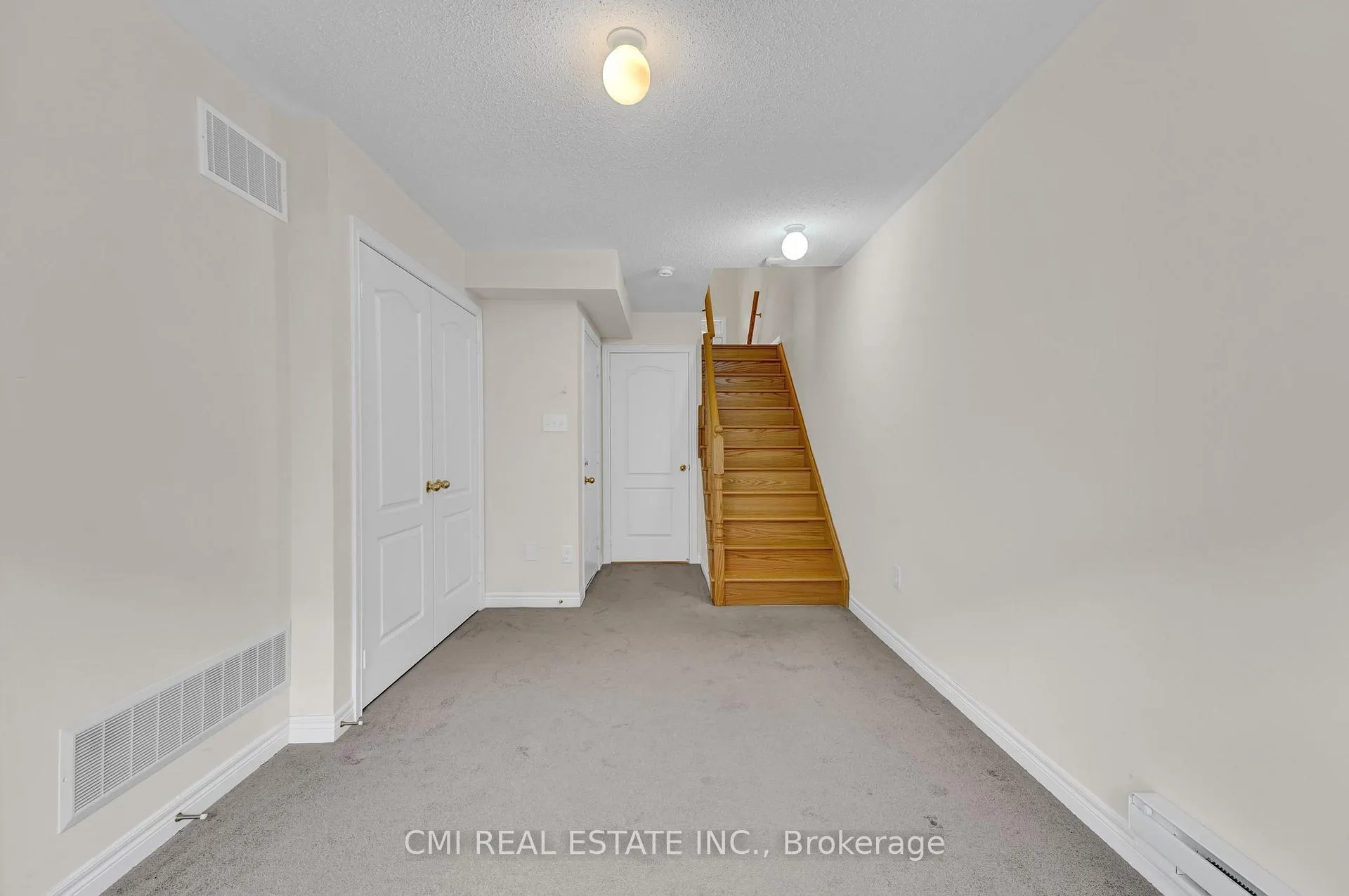 Photo 11 of 39 Sea Drifter Crescent, Brampton, Bram East — HOMEH