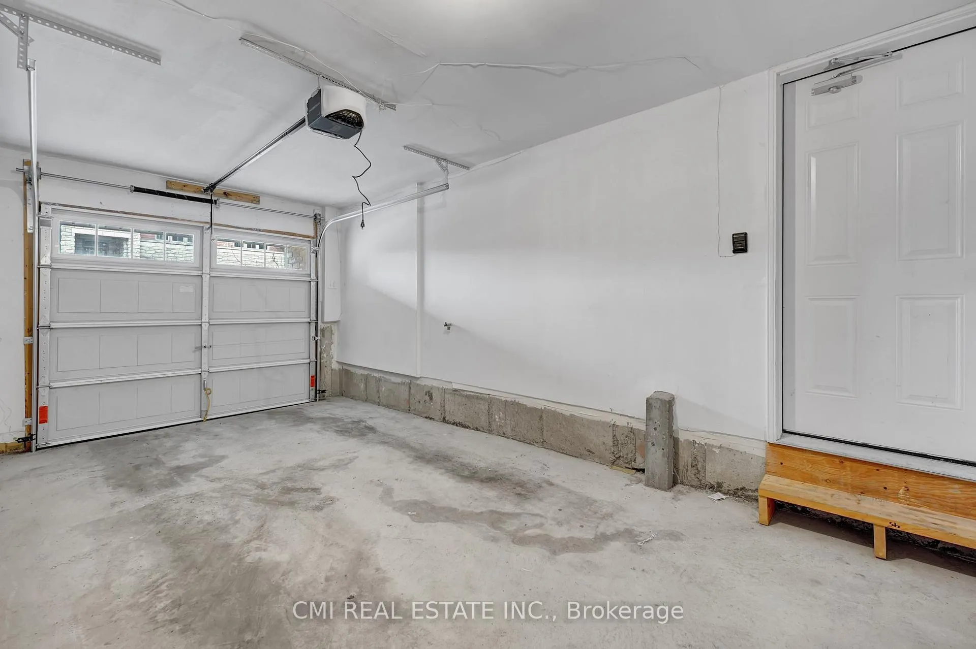 Photo 19 of 39 Sea Drifter Crescent, Brampton, Bram East — HOMEH