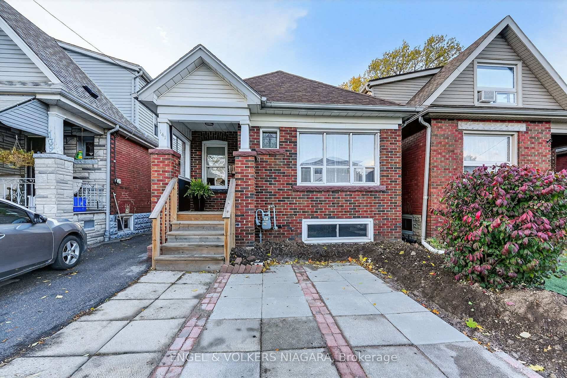Photo 2 of 141 Cope Street, Hamilton, Homeside — HOMEH