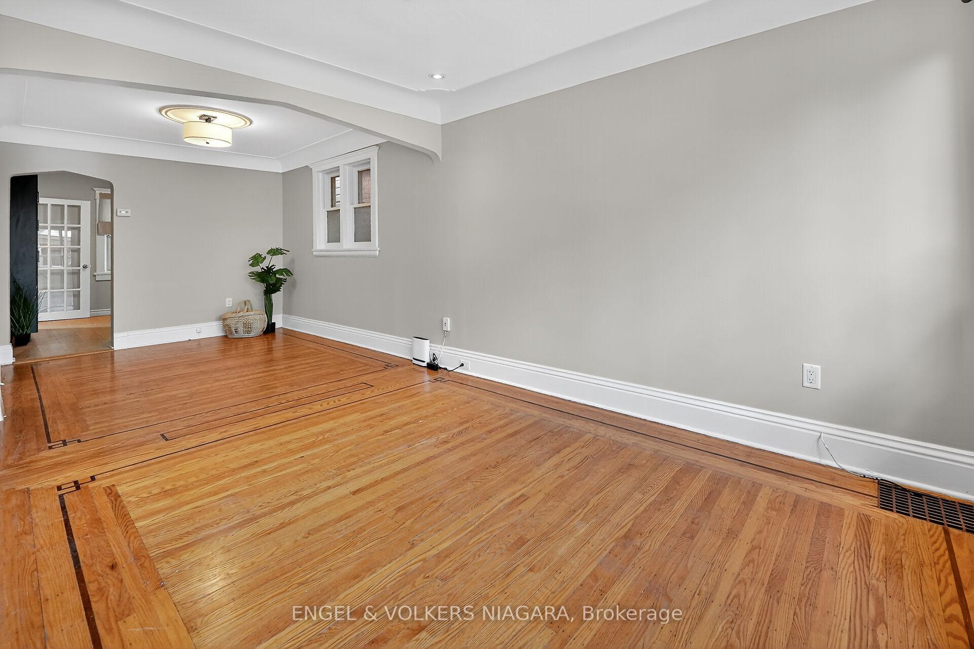 Photo 9 of 141 Cope Street, Hamilton, Homeside — HOMEH