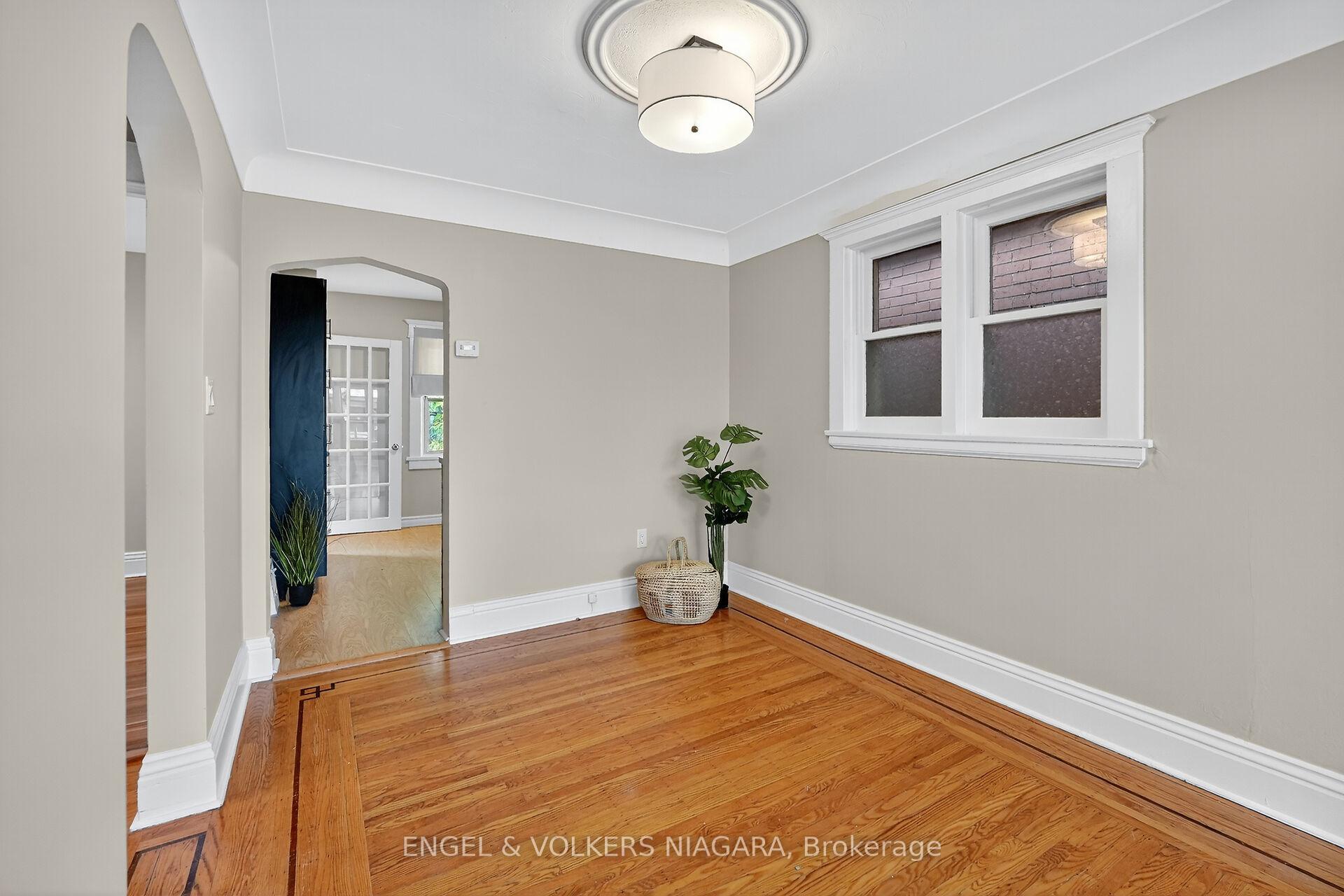 Photo 10 of 141 Cope Street, Hamilton, Homeside — HOMEH