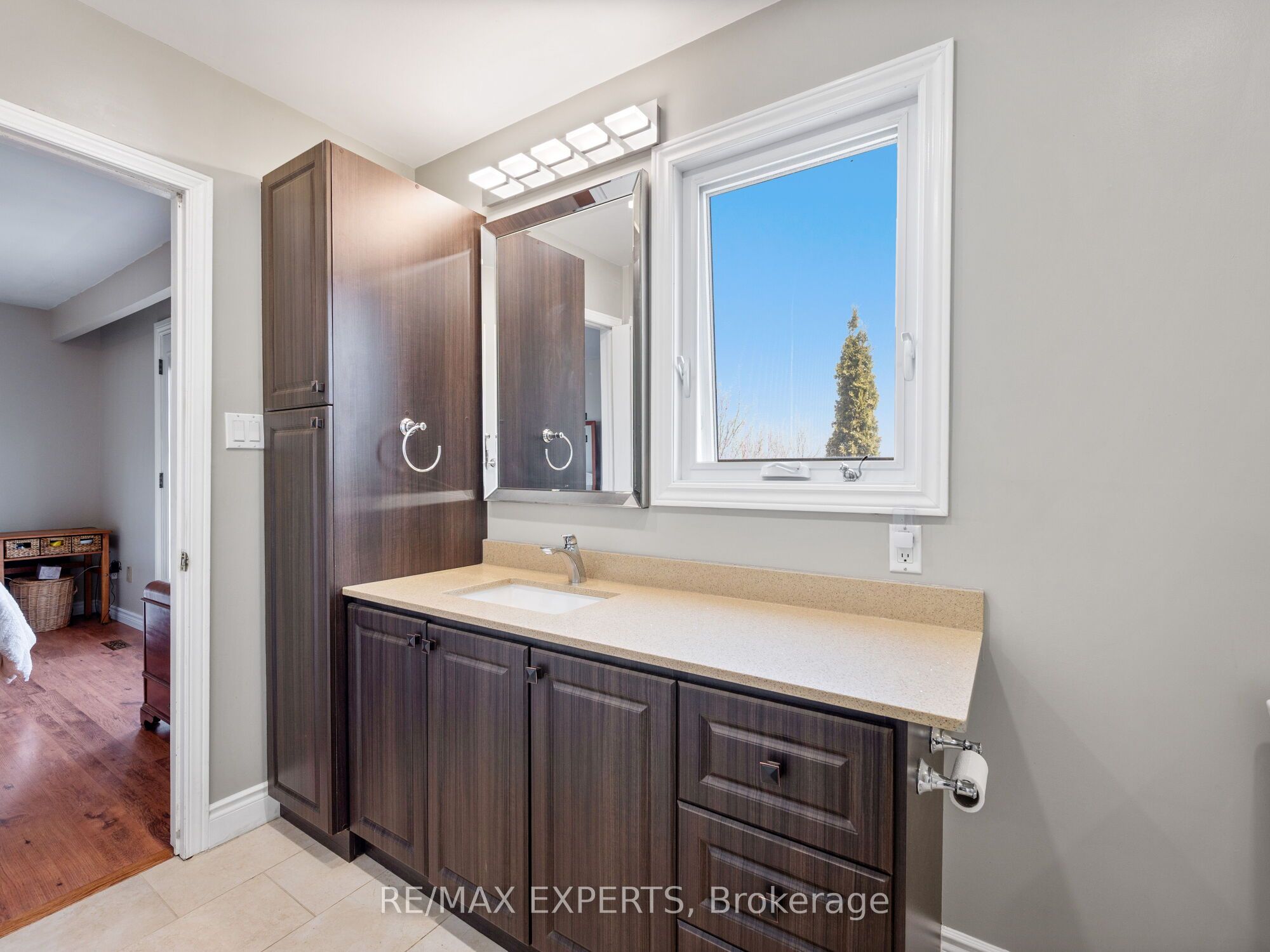 Photo 25 of 215 Ridge Road, Caledon, Bolton West — HOMEH