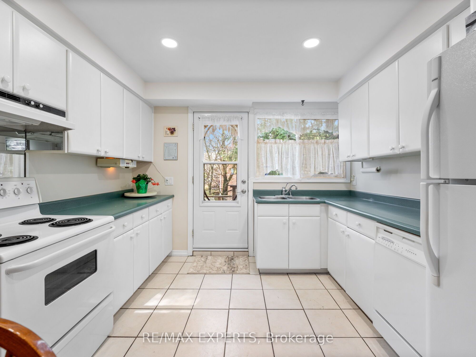 Photo 14 of 215 Ridge Road, Caledon, Bolton West — HOMEH