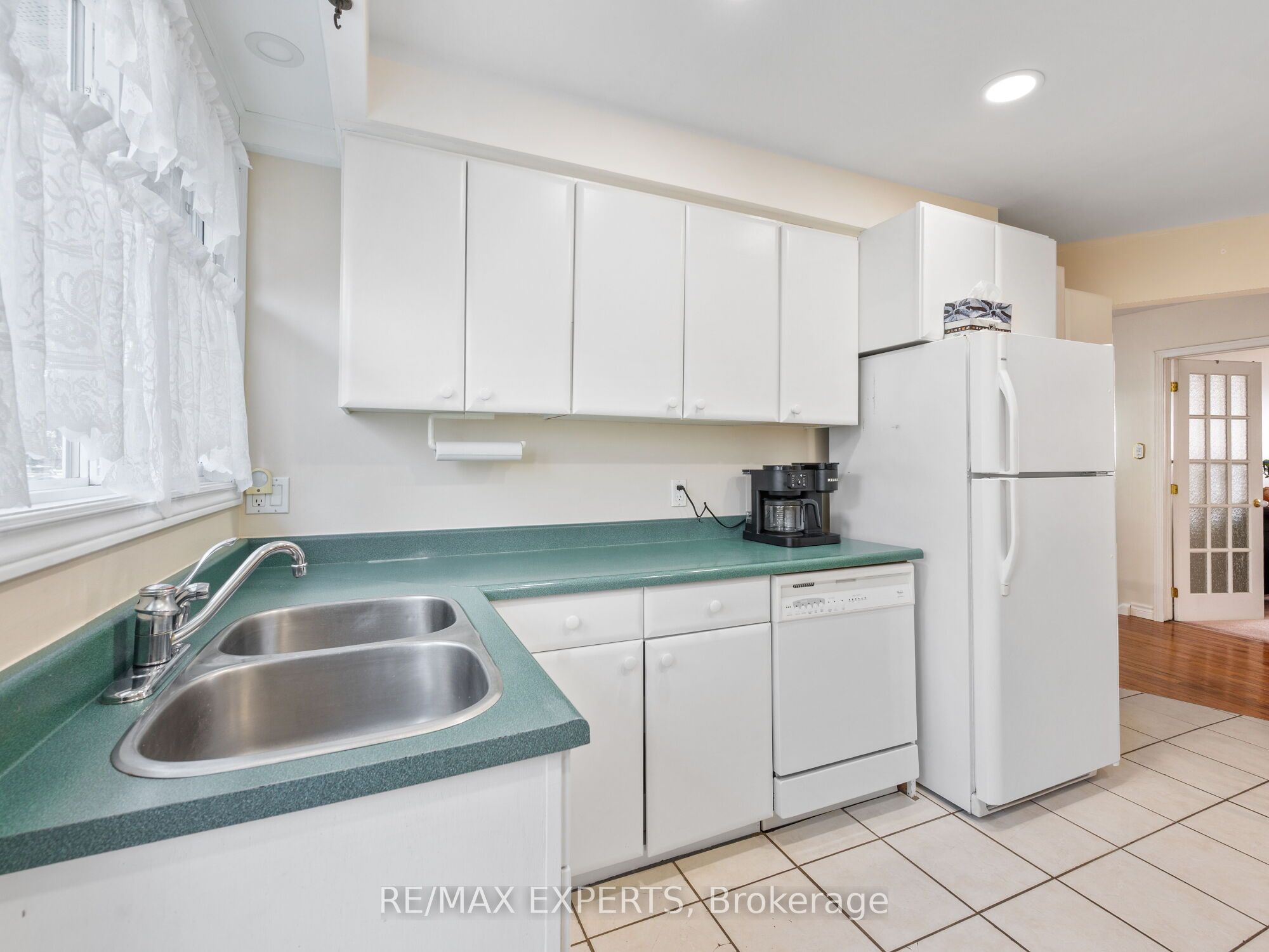 Photo 15 of 215 Ridge Road, Caledon, Bolton West — HOMEH