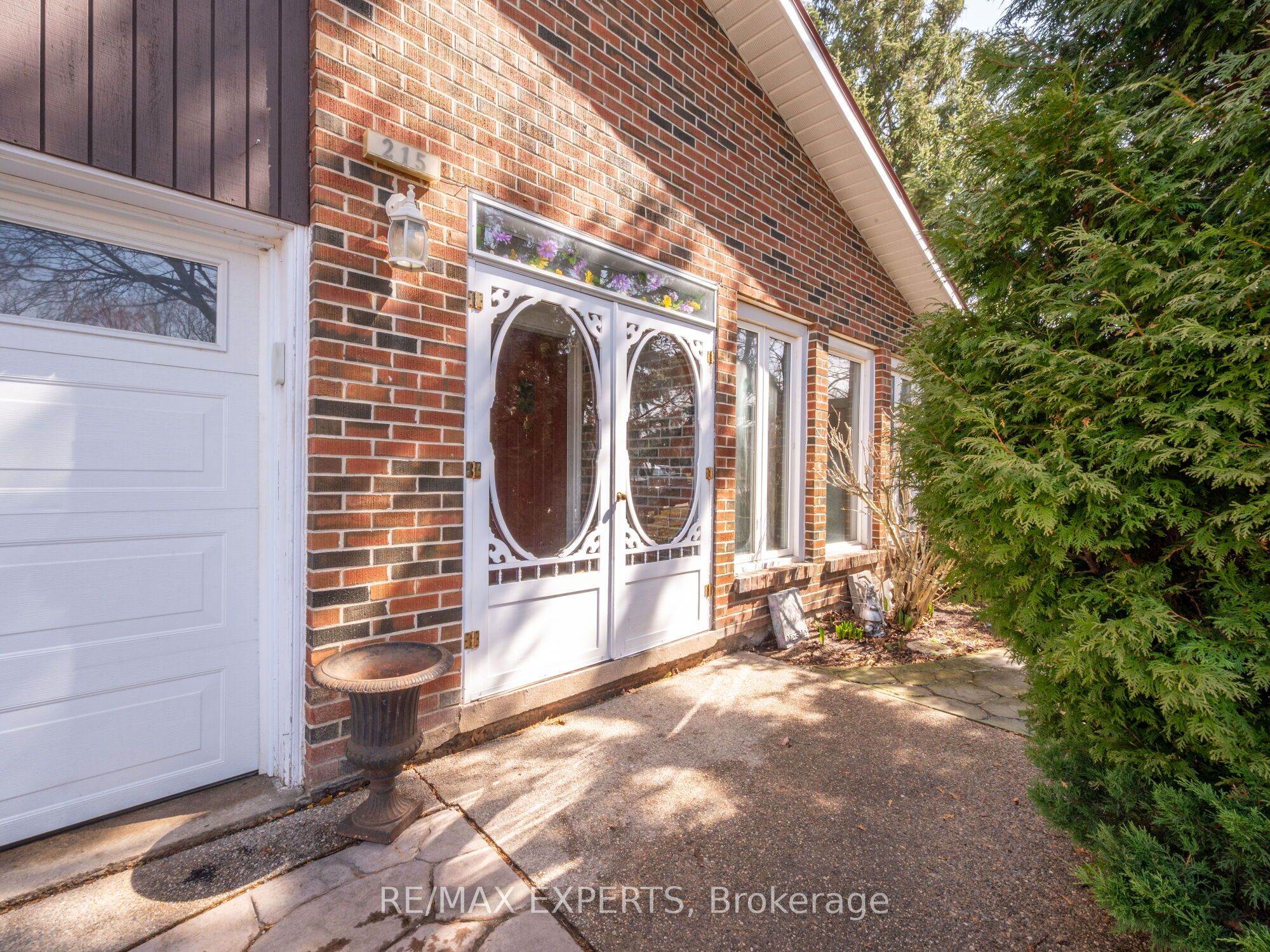 Photo 4 of 215 Ridge Road, Caledon, Bolton West — HOMEH
