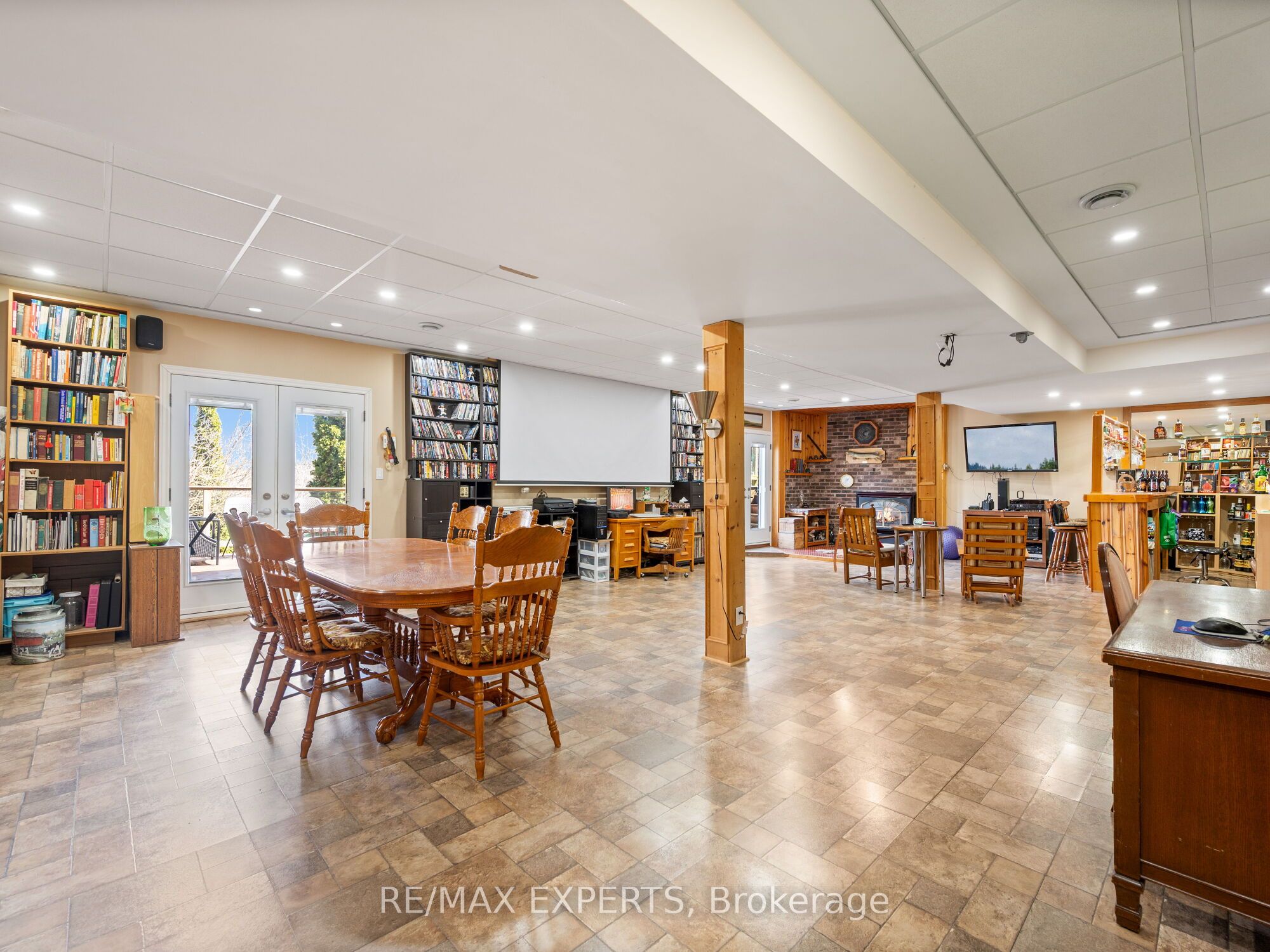 Photo 34 of 215 Ridge Road, Caledon, Bolton West — HOMEH
