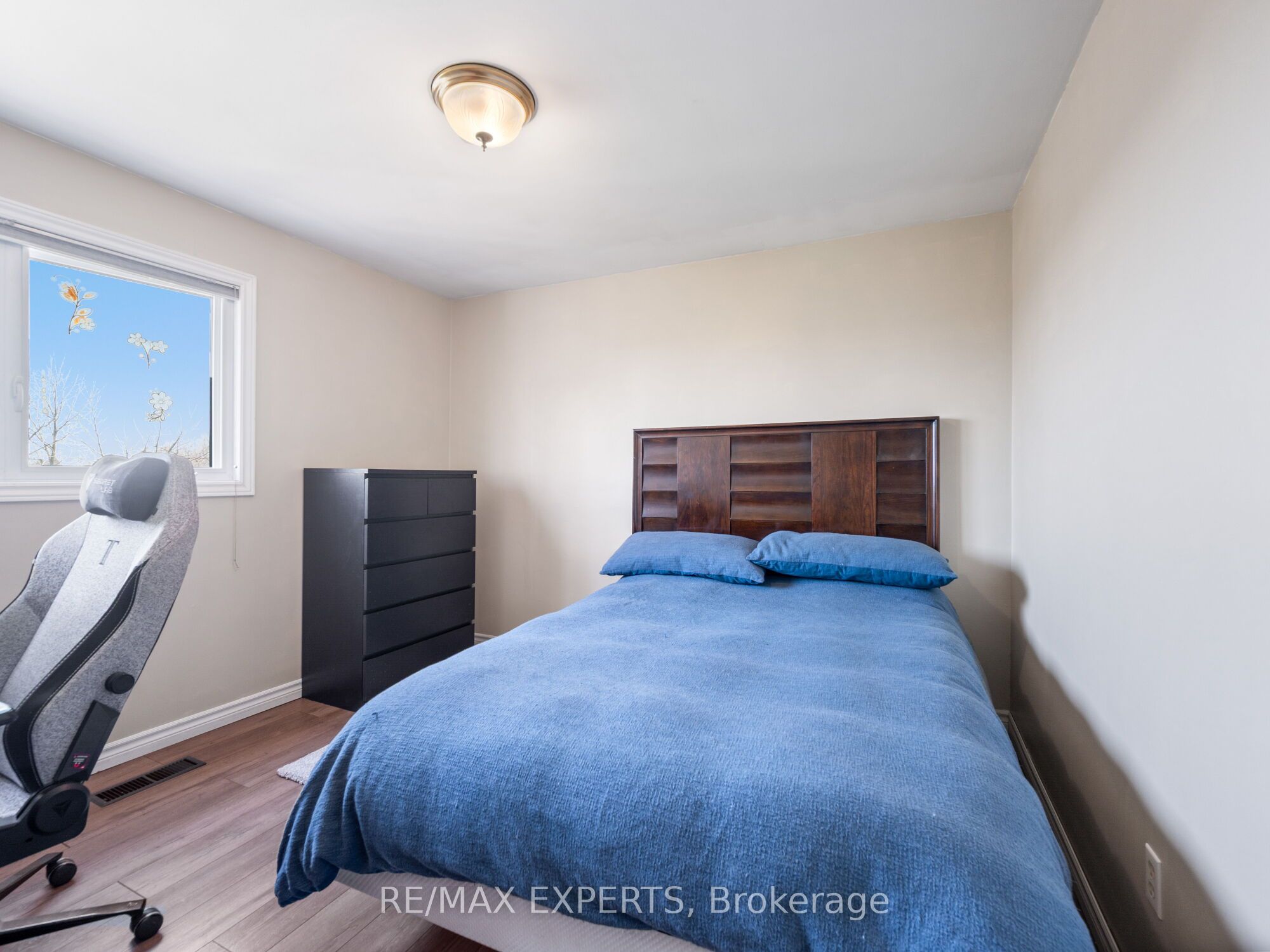 Photo 28 of 215 Ridge Road, Caledon, Bolton West — HOMEH