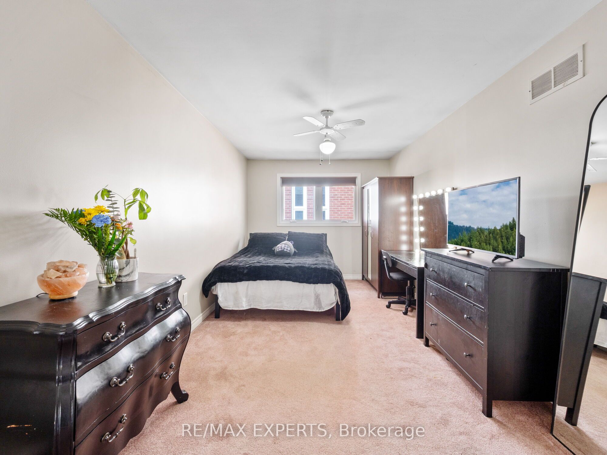 Photo 16 of 215 Ridge Road, Caledon, Bolton West — HOMEH