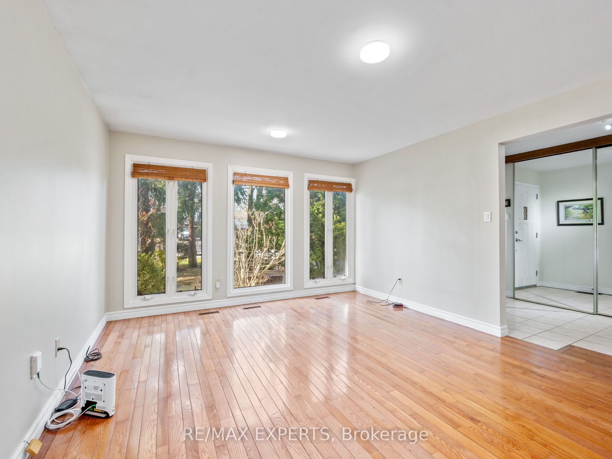 Photo 7 of 215 Ridge Road, Caledon, Bolton West — HOMEH
