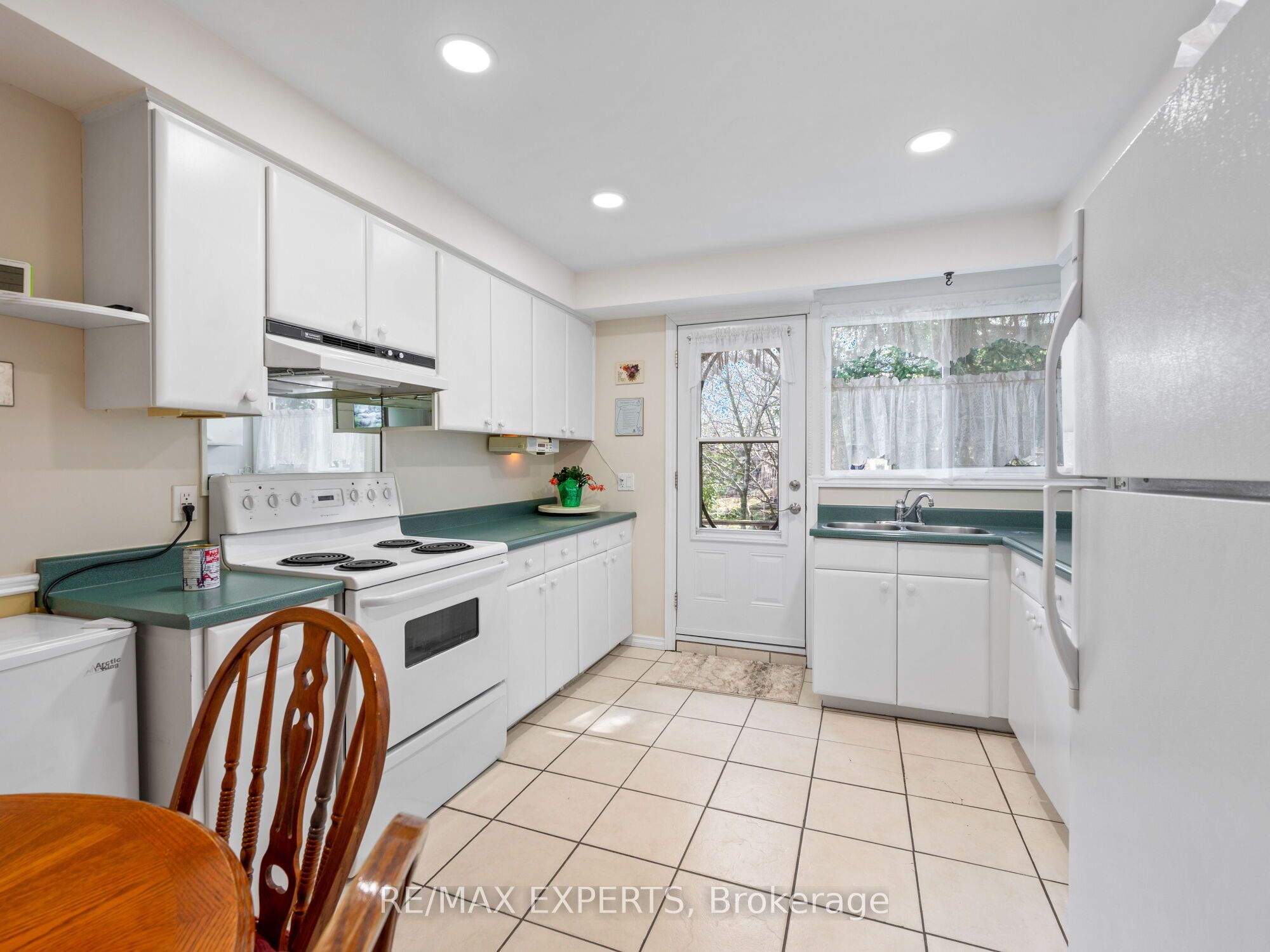 Photo 13 of 215 Ridge Road, Caledon, Bolton West — HOMEH