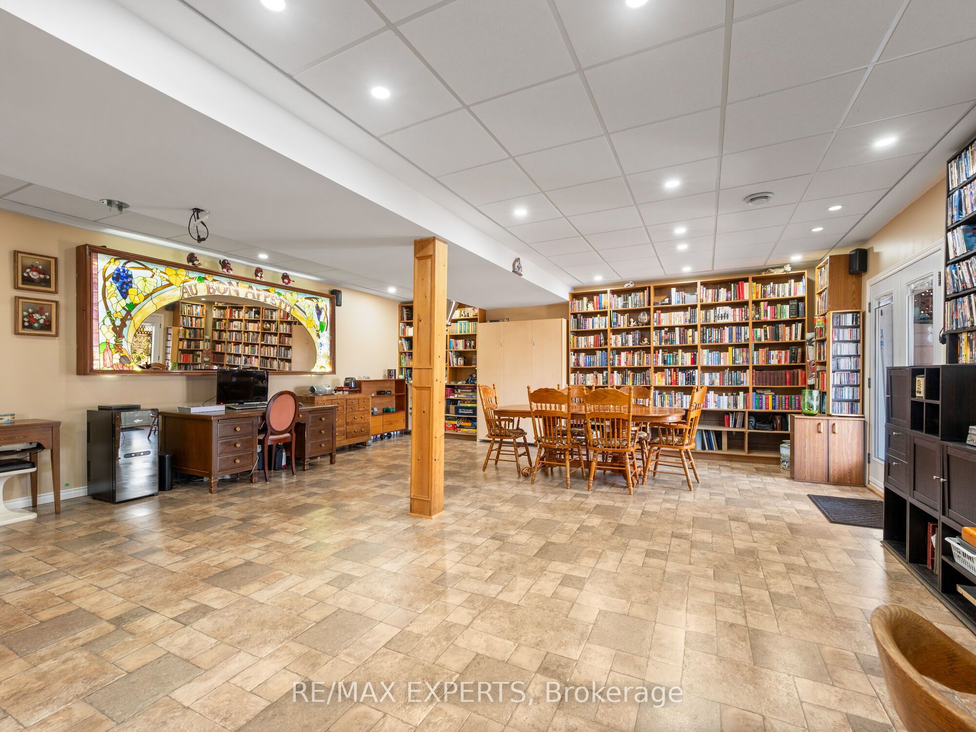 Photo 33 of 215 Ridge Road, Caledon, Bolton West — HOMEH