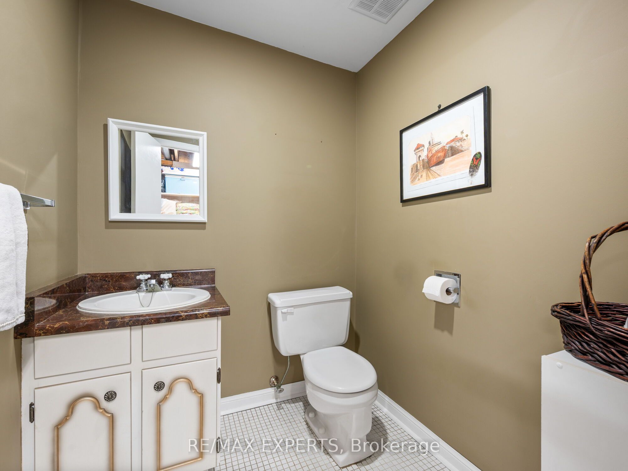 Photo 37 of 215 Ridge Road, Caledon, Bolton West — HOMEH