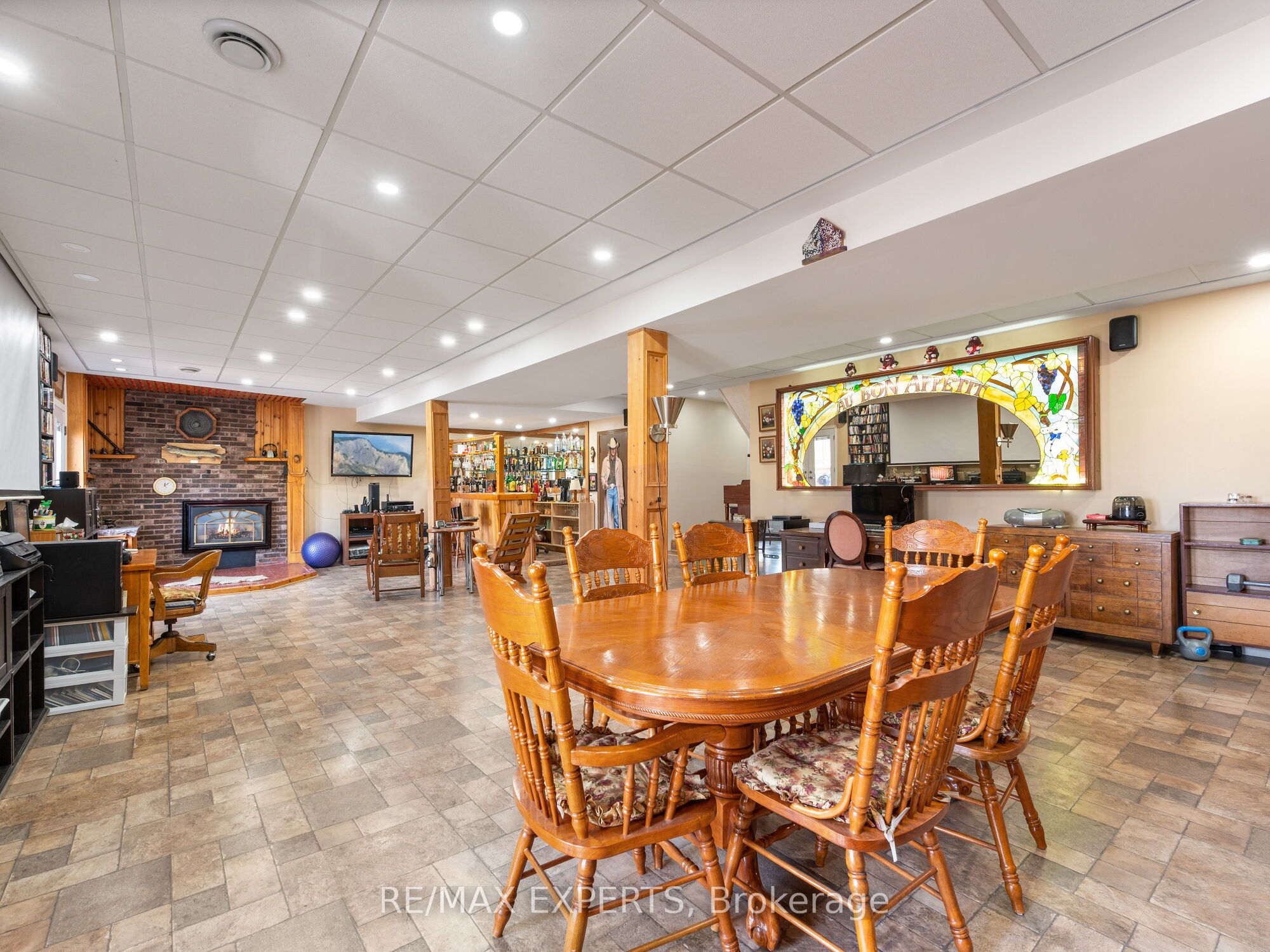 Photo 35 of 215 Ridge Road, Caledon, Bolton West — HOMEH