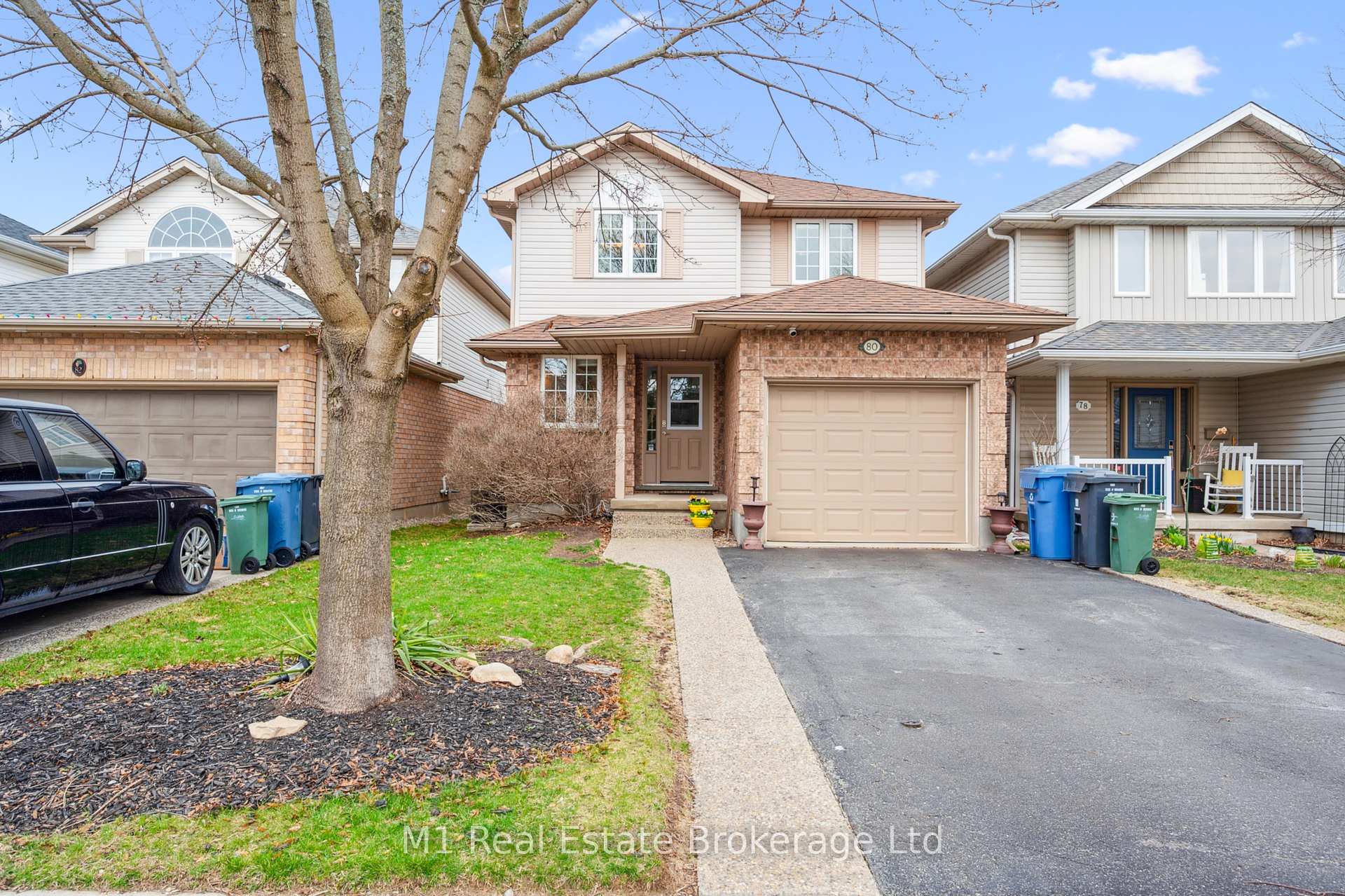 Photo 3 of 80 Doyle Drive, Guelph, Clairfields/Hanlon Business Park — HOMEH