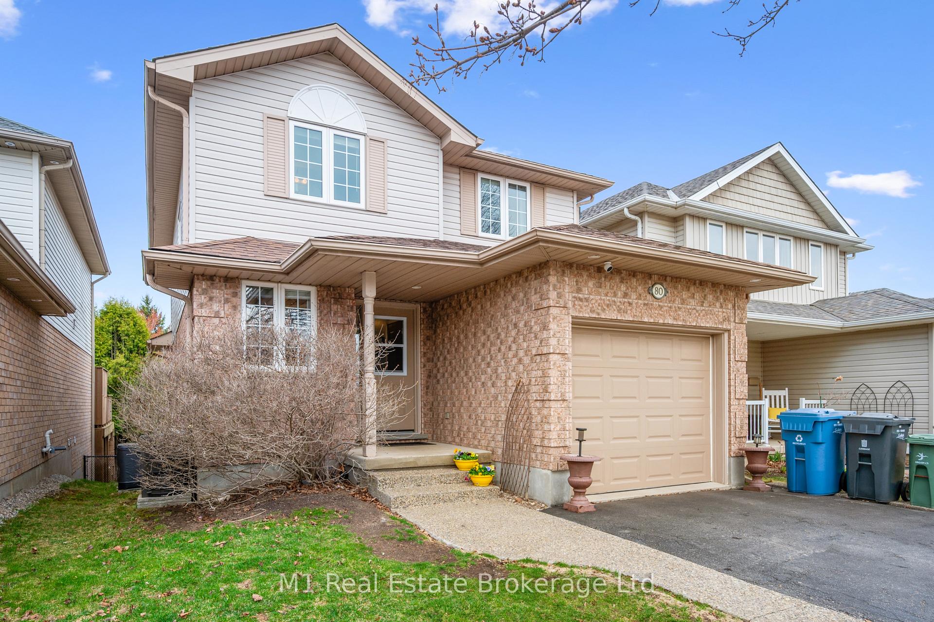 Photo 4 of 80 Doyle Drive, Guelph, Clairfields/Hanlon Business Park — HOMEH