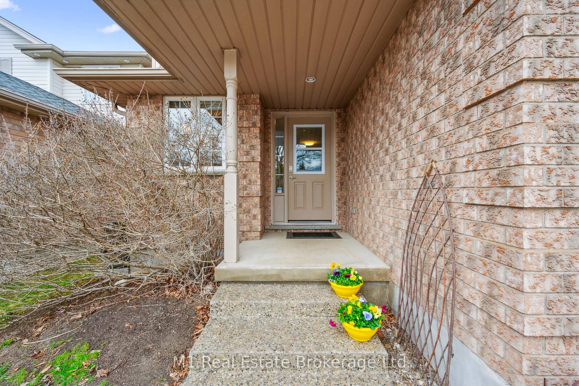 Photo 5 of 80 Doyle Drive, Guelph, Clairfields/Hanlon Business Park — HOMEH