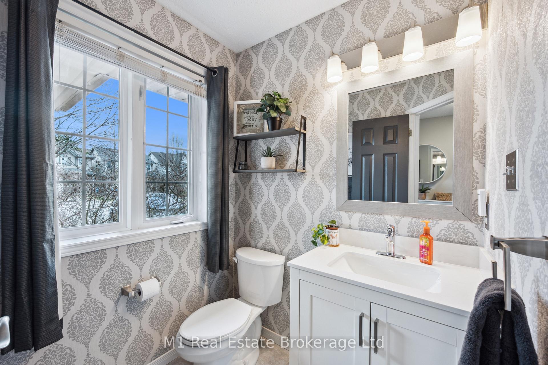 Photo 8 of 80 Doyle Drive, Guelph, Clairfields/Hanlon Business Park — HOMEH