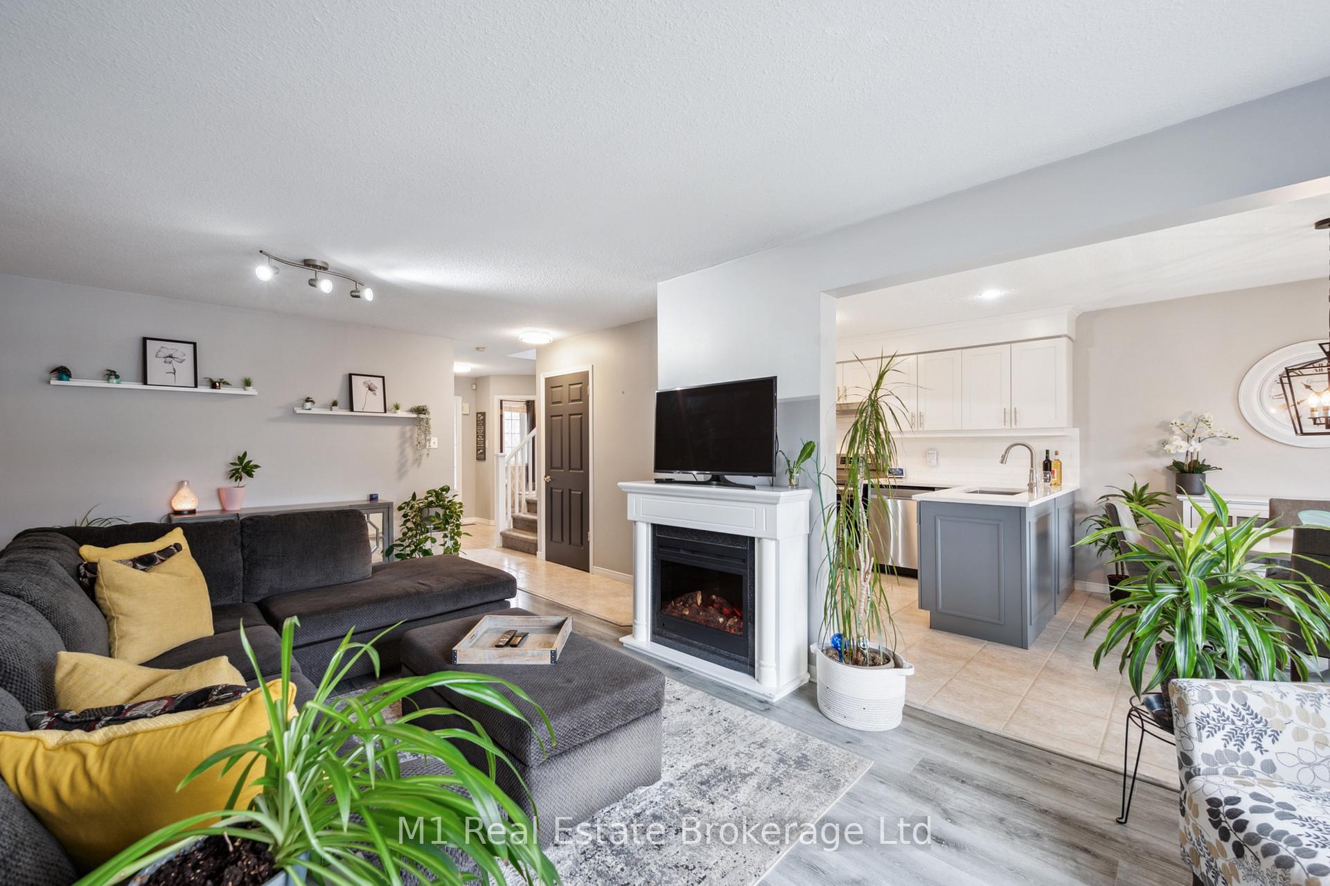 Photo 13 of 80 Doyle Drive, Guelph, Clairfields/Hanlon Business Park — HOMEH