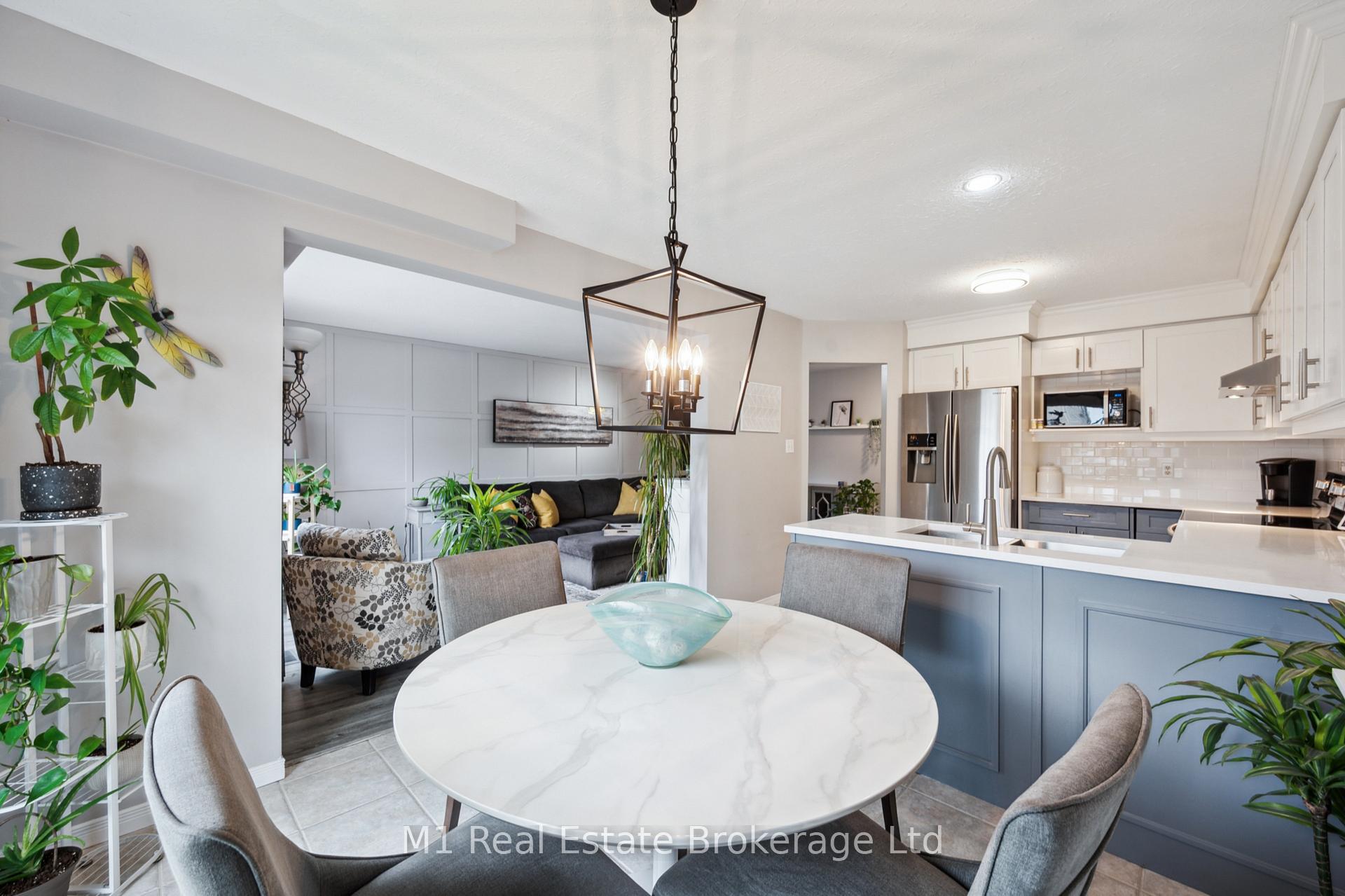 Photo 15 of 80 Doyle Drive, Guelph, Clairfields/Hanlon Business Park — HOMEH