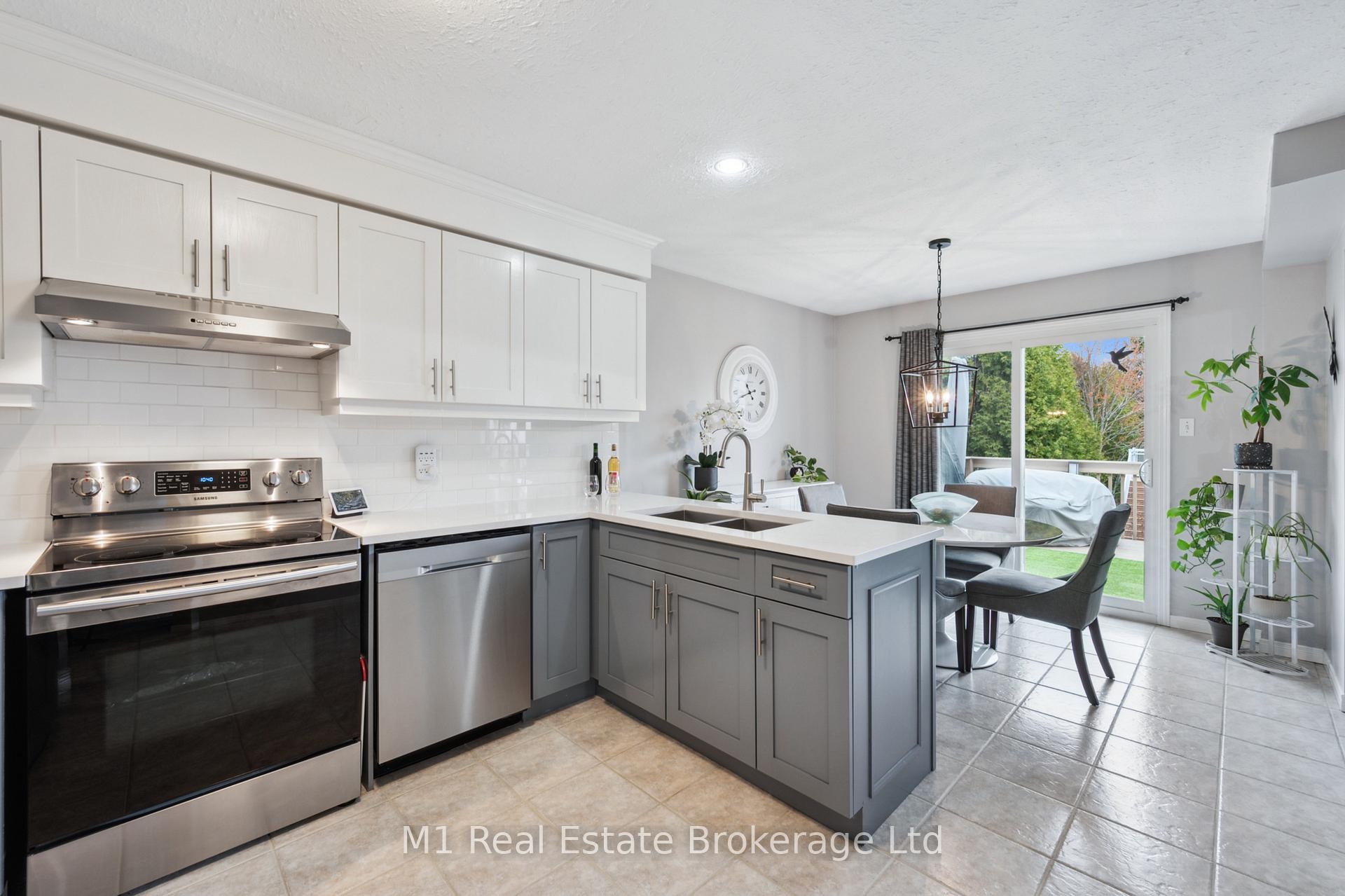 Photo 19 of 80 Doyle Drive, Guelph, Clairfields/Hanlon Business Park — HOMEH
